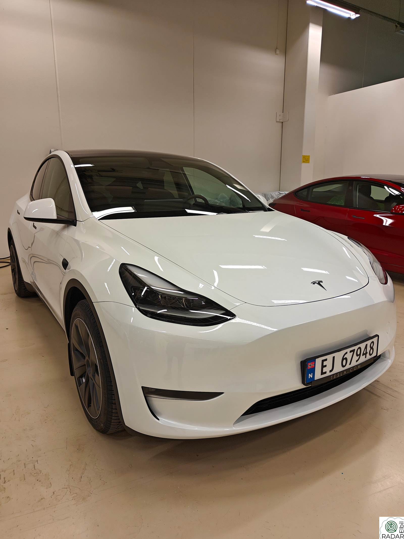 TESLA Model Y Long Range AWD 7-s.