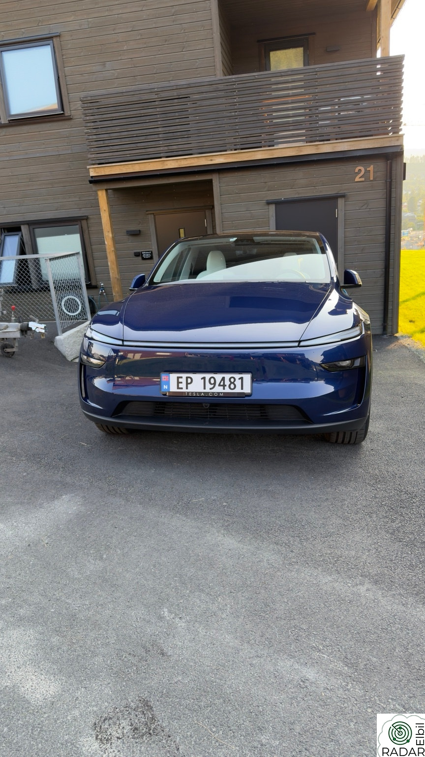 TESLA Model Y Model Y Long Range AWD Juniper Hvit intr Krok 19"