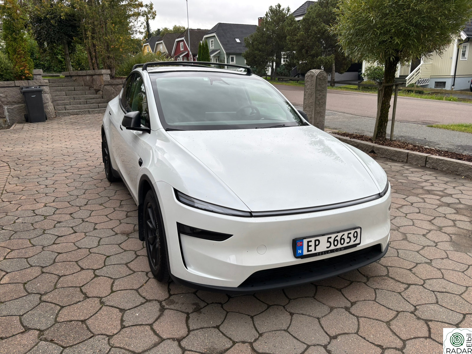TESLA Model Y Long Range Premium AWD