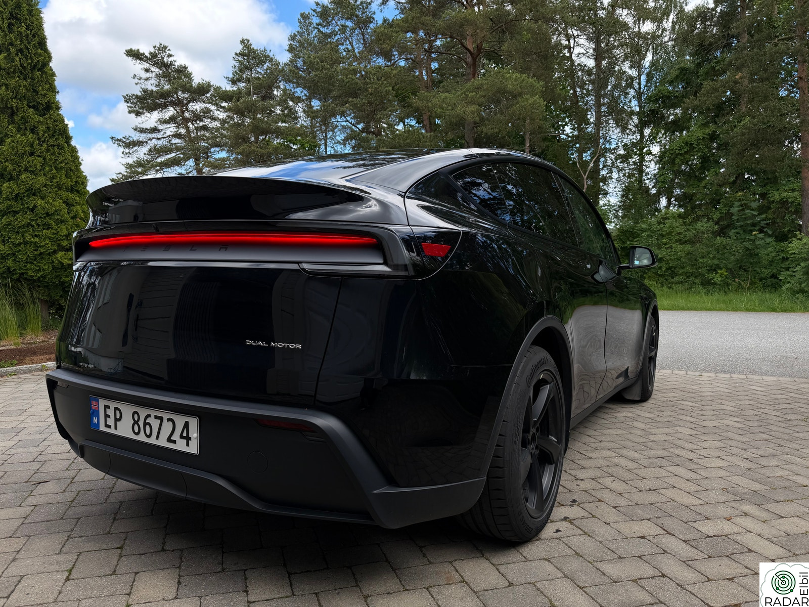 TESLA Model Y Premium Long Range AWD