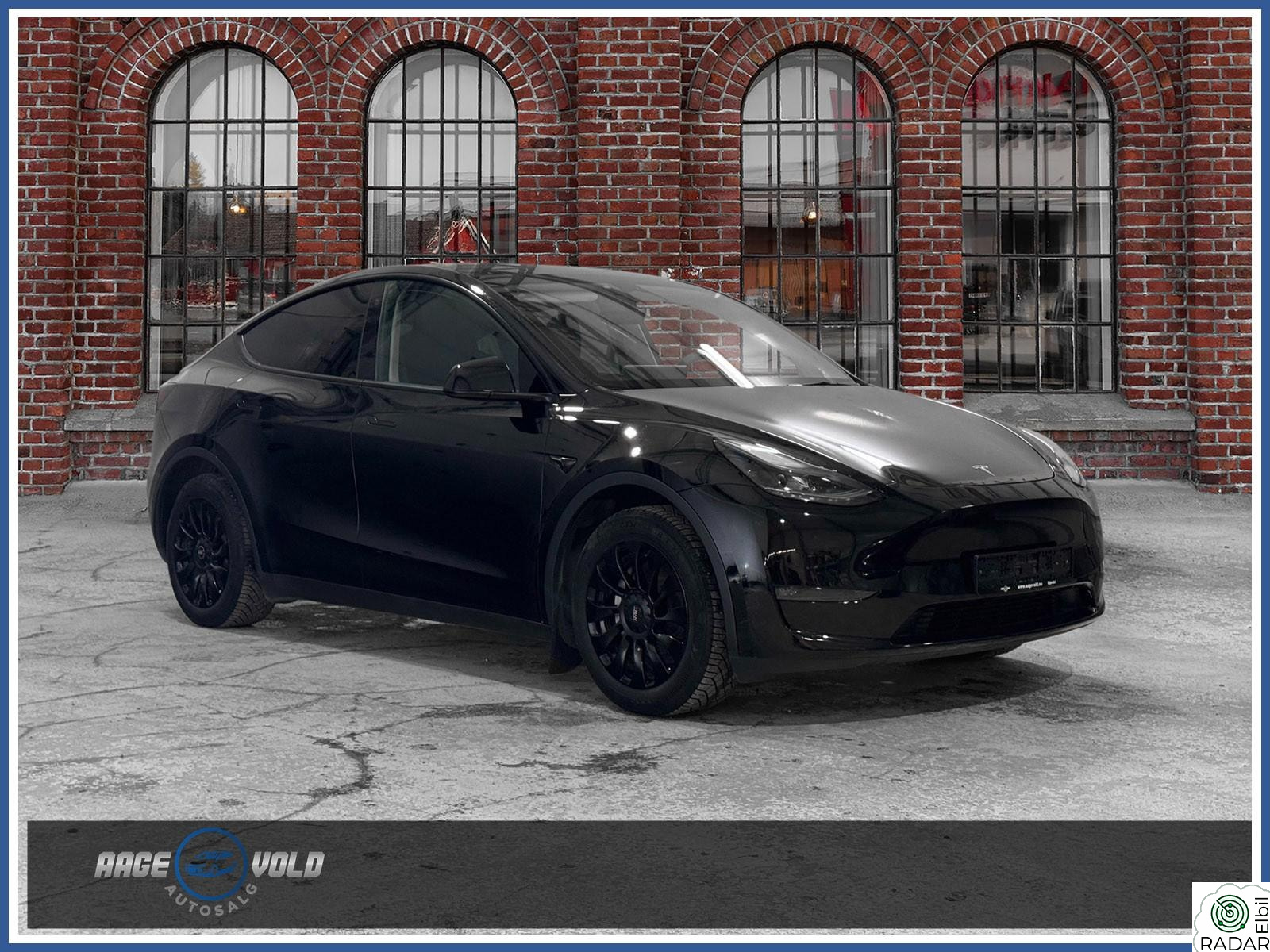 TESLA Model Y LongRange - AWD - Autopilot - Hengerfeste - 533 km -