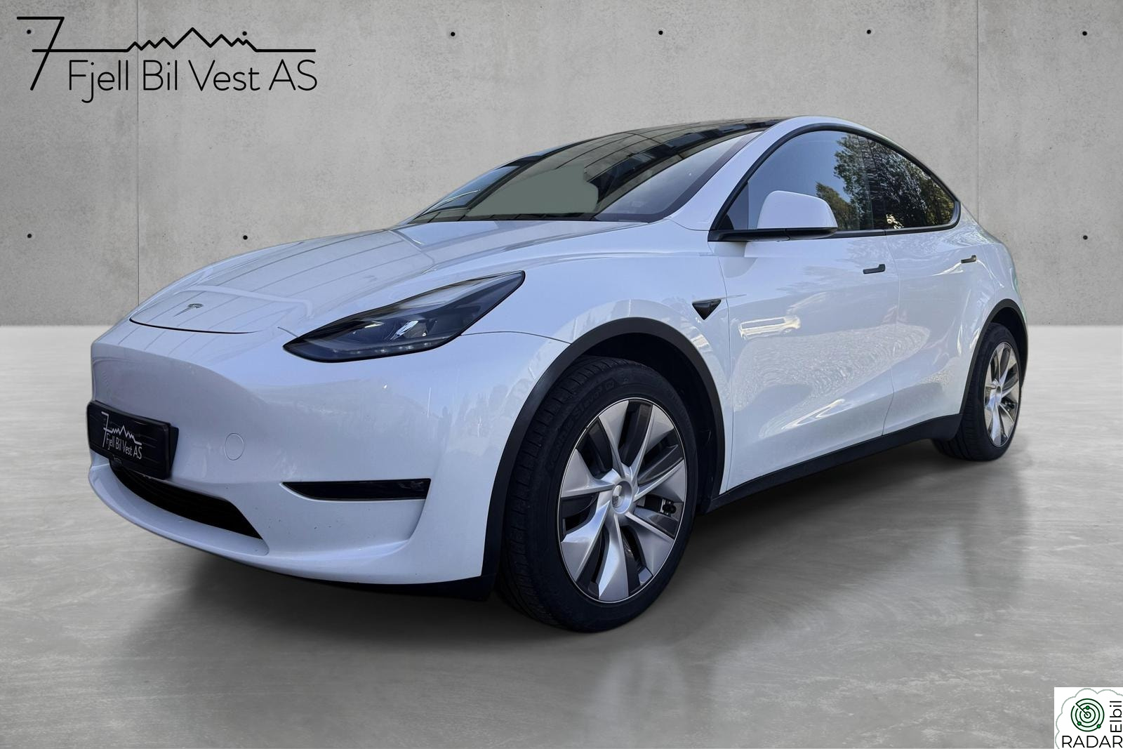 TESLA Model Y Premium AP Skinn Krok Panorama Vinterpakke HiFi 19+19