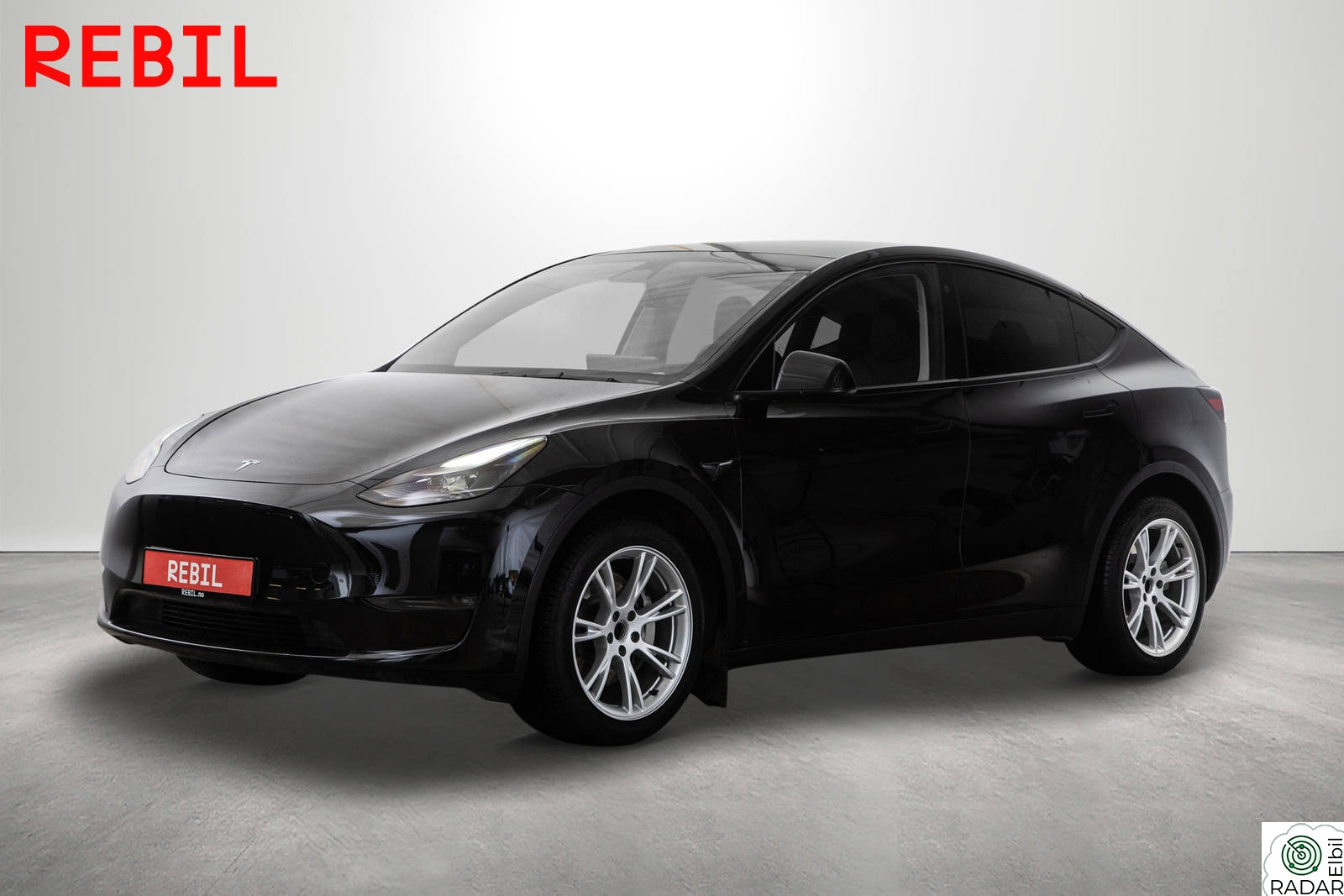 TESLA Model Y 533km(WLTP)/LR/AWD/Ryzen/Navi/R.kam/Pano/AP/V.pumpe
