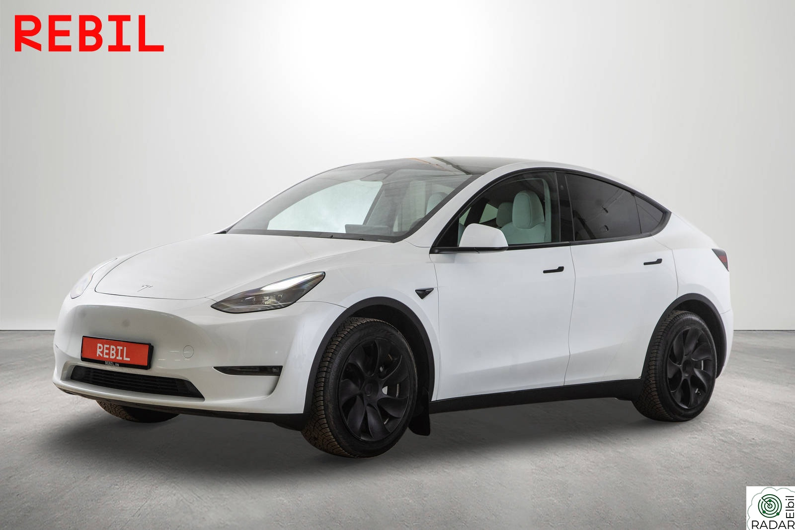 TESLA Model Y 533km(WLTP)/LR/AWD/Ryzen/Navi/R.kam/Pano/AP/V.pumpe
