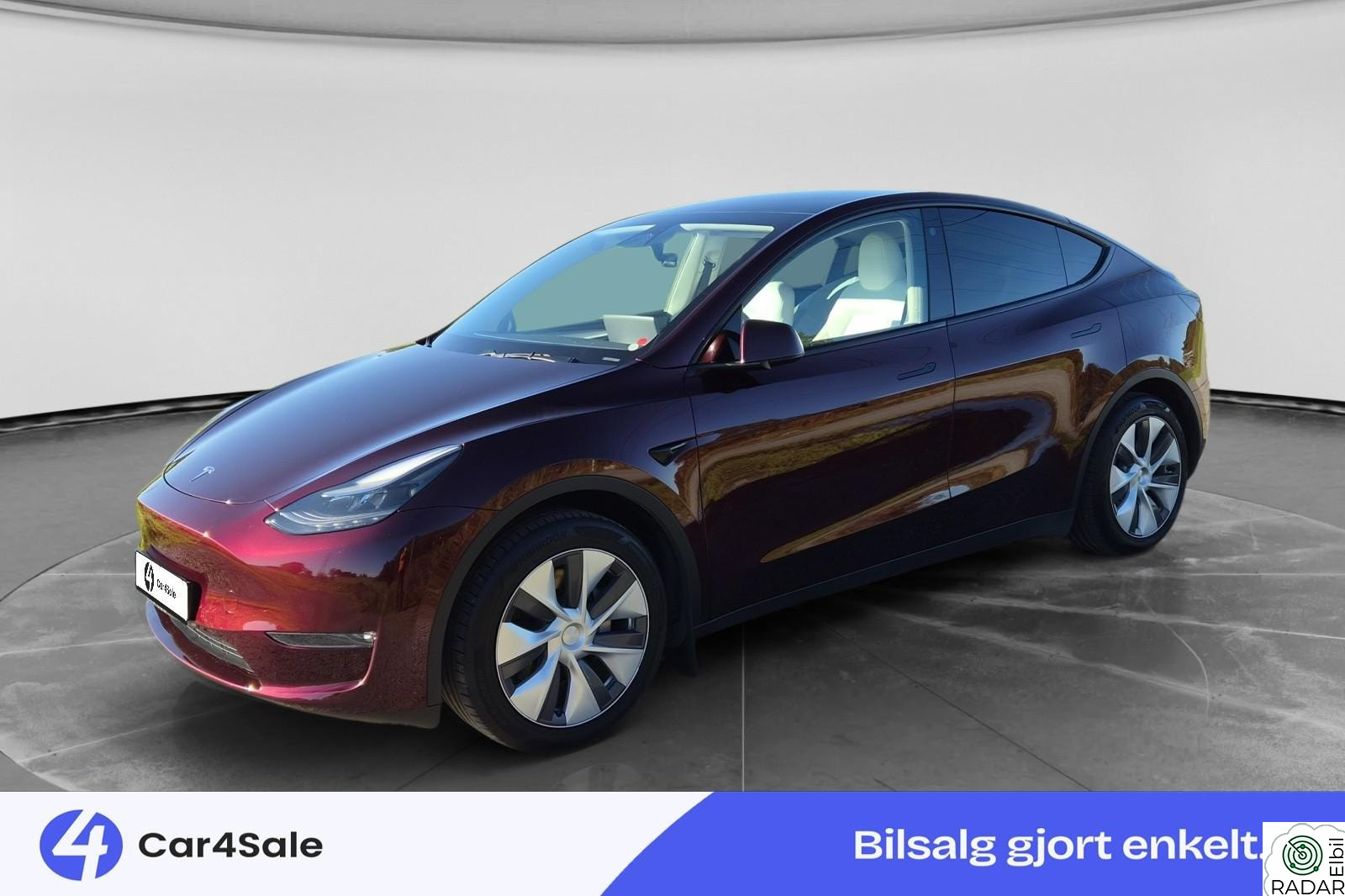 TESLA Model Y Long Range AWD 533km / Pano / Krok / AP / V.Pumpe / S+V