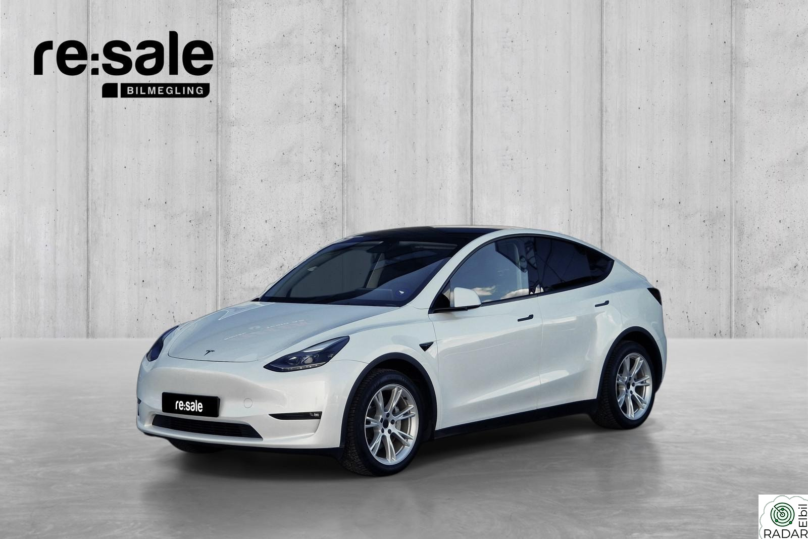 TESLA Model Y Long Range Dual Motor Autopilot Premium Krok Berlin