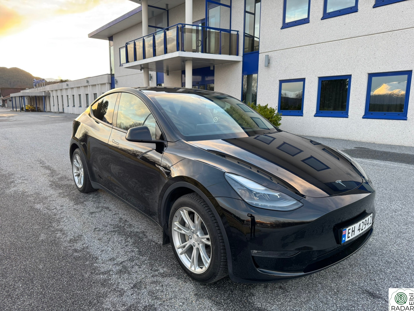 TESLA Model Y Long Range AWD Autopilot/Krok/Varmepumpe/Panorama