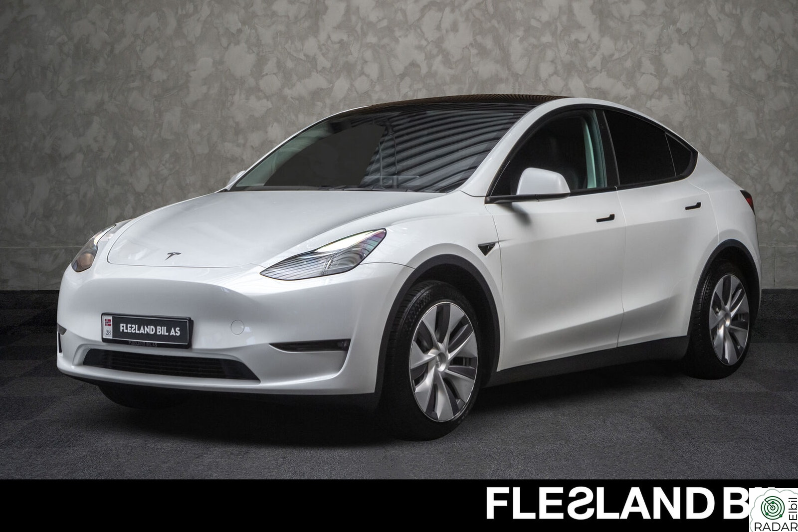 TESLA Model Y LONG RANGE 533KM/AWD/HENGERFESTE/ACC/PANO/S+V