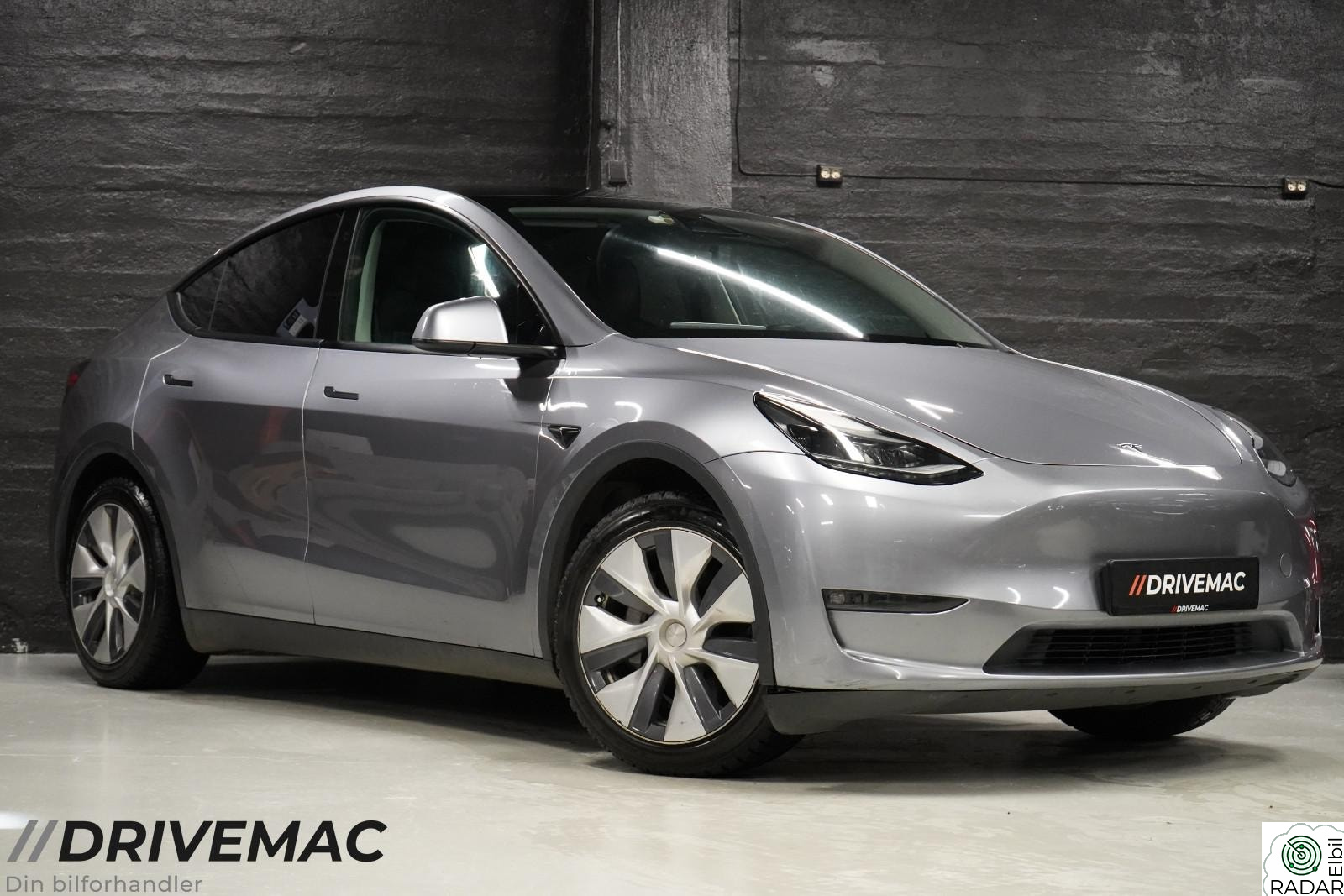 TESLA Model Y Long Range AWD/Skinn/Autopilot/H.Feste/360.Kam++