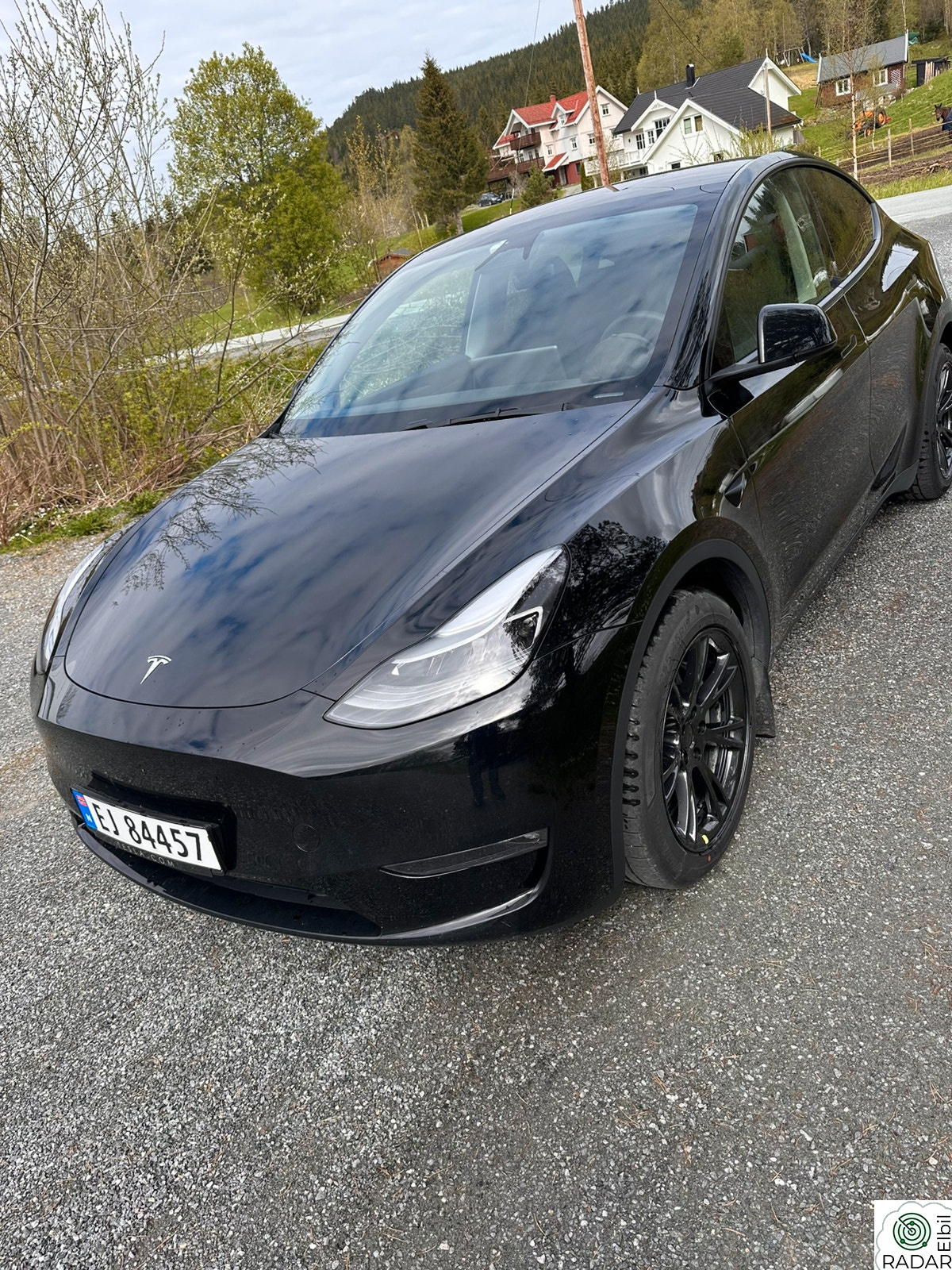 TESLA Model Y Long Range AWD 7-s/ H. Feste