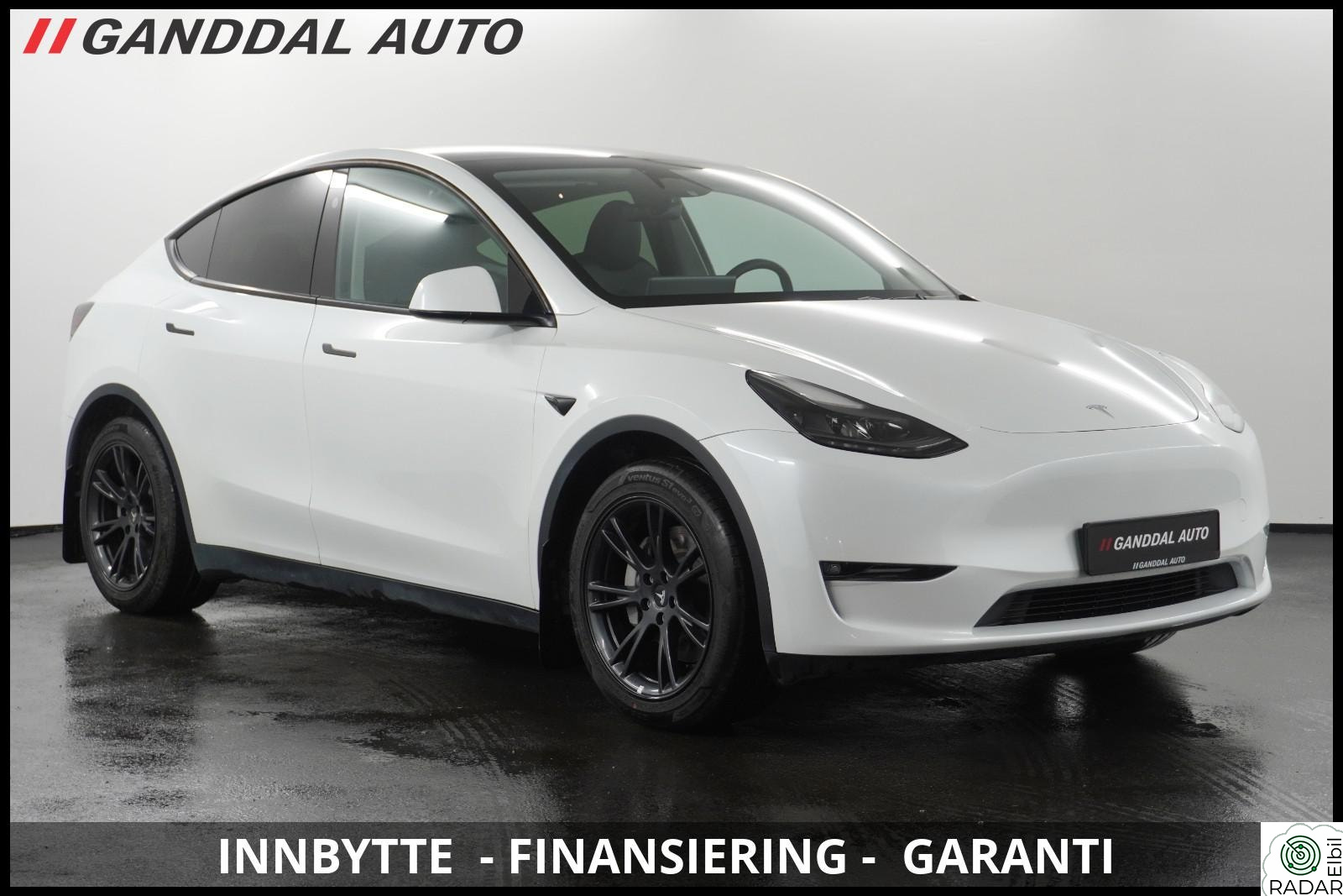 TESLA Model Y LONGE RANGE AWD / KROK / KAMERA / SKINN / ACC / PANO ++
