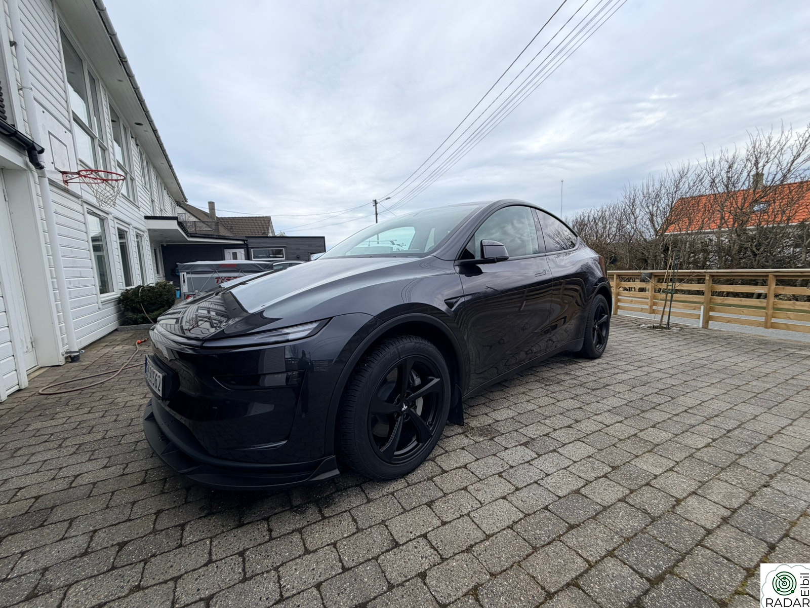 TESLA Model Y Long Range AWD,kun 8500km og 6mnd,som ny