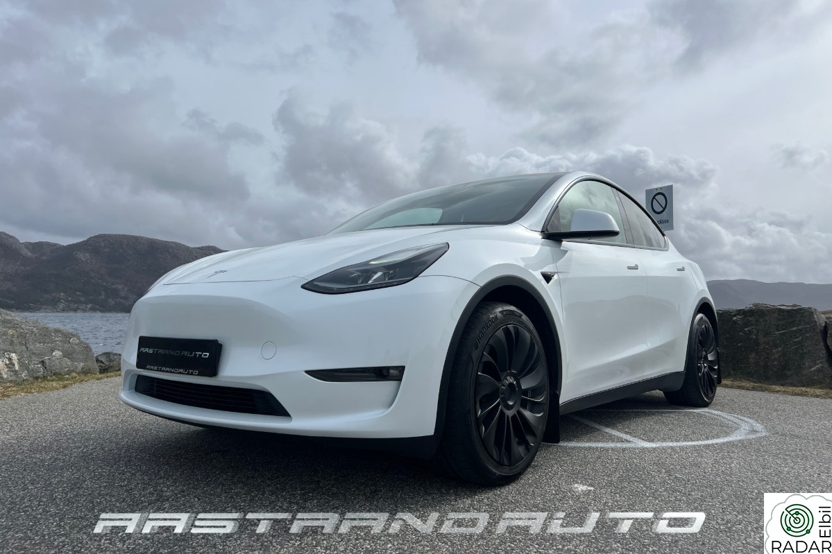 TESLA Model Y LR|PREMIUM|RYZEN|HIFI|PANO|BERLIN|KROK|SKINN|KUPP