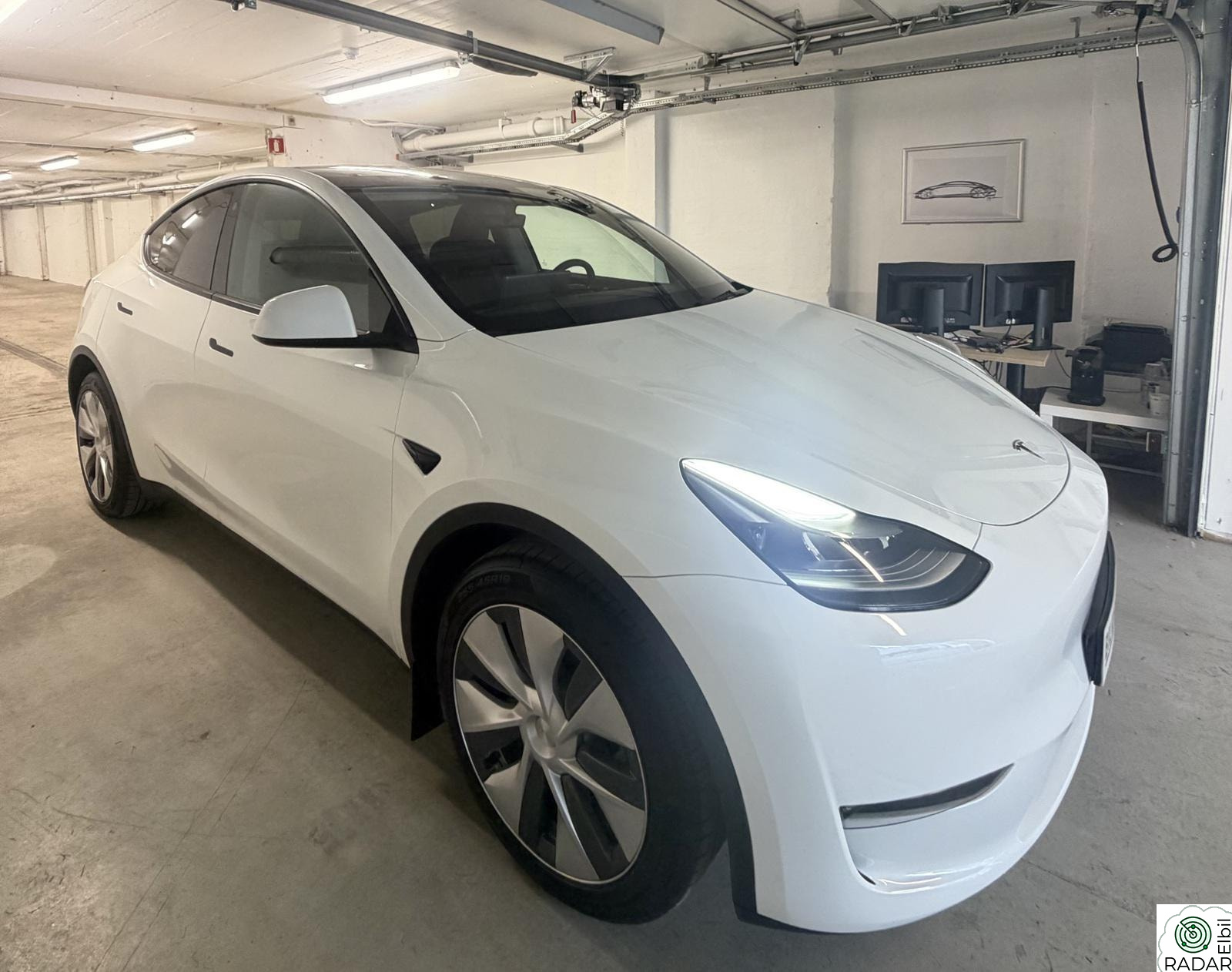 TESLA Model Y Long Range AWD 533km/H.Feste/AP/R.kam/V.Pumpe/Polert!