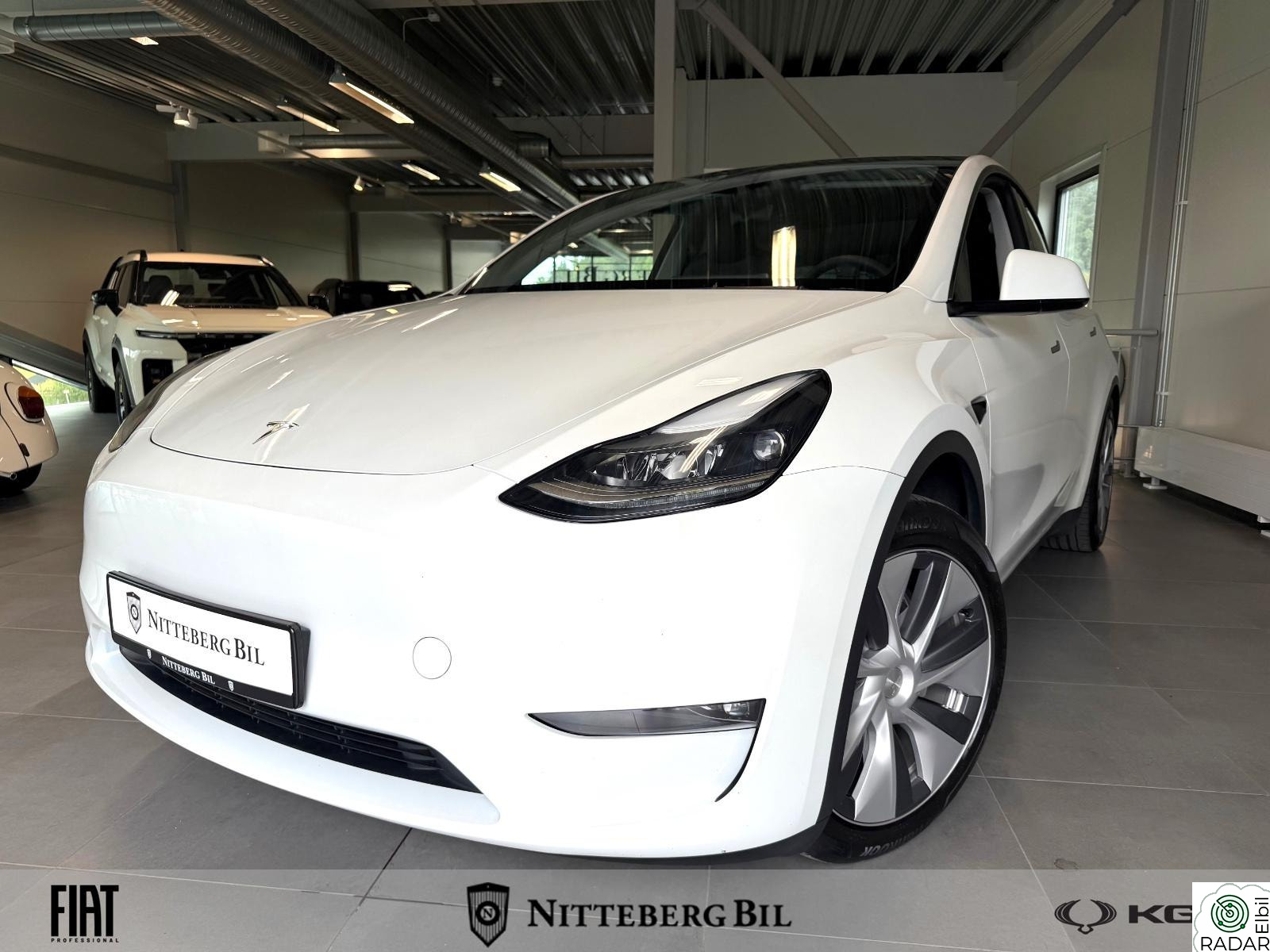 TESLA Model Y Long Range AWD 542 KM WLTP- Hengerfeste - Premium lyd-