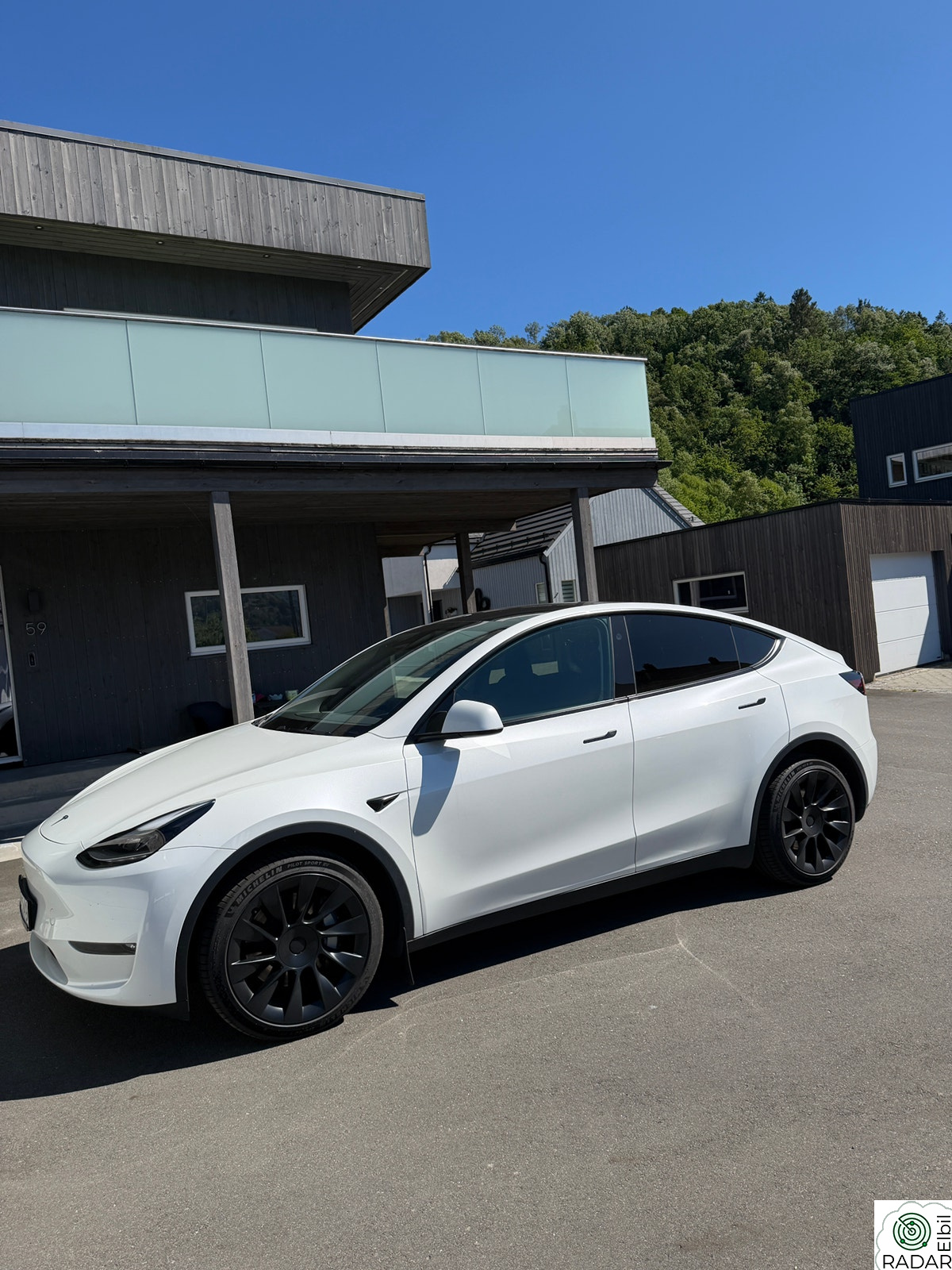 TESLA Model Y Long Range AWD
