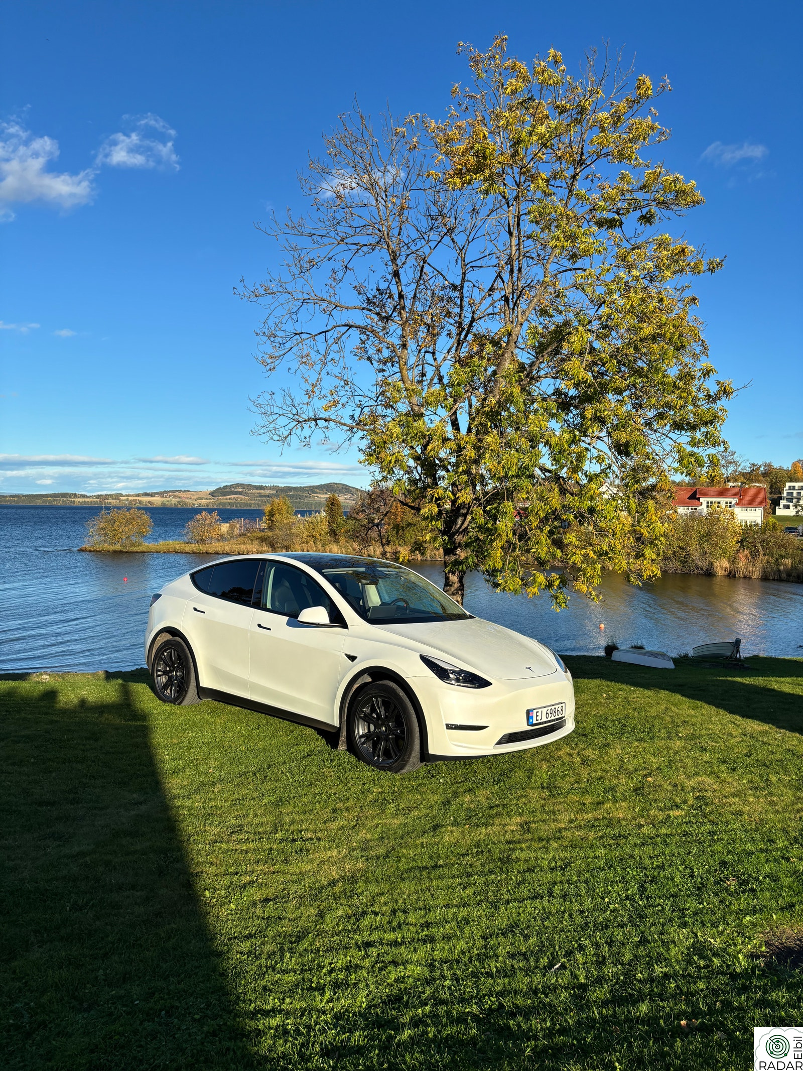 TESLA Model Y Long Range AWD - Hvit perlemor
