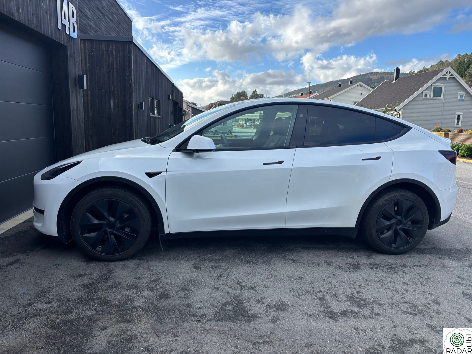 TESLA Model Y Long Range AWD