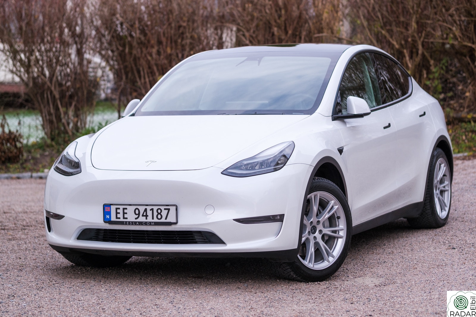 TESLA Model Y Long Range AWD - LAV KM - 1 EIER - KROK - 20″ - BERLIN