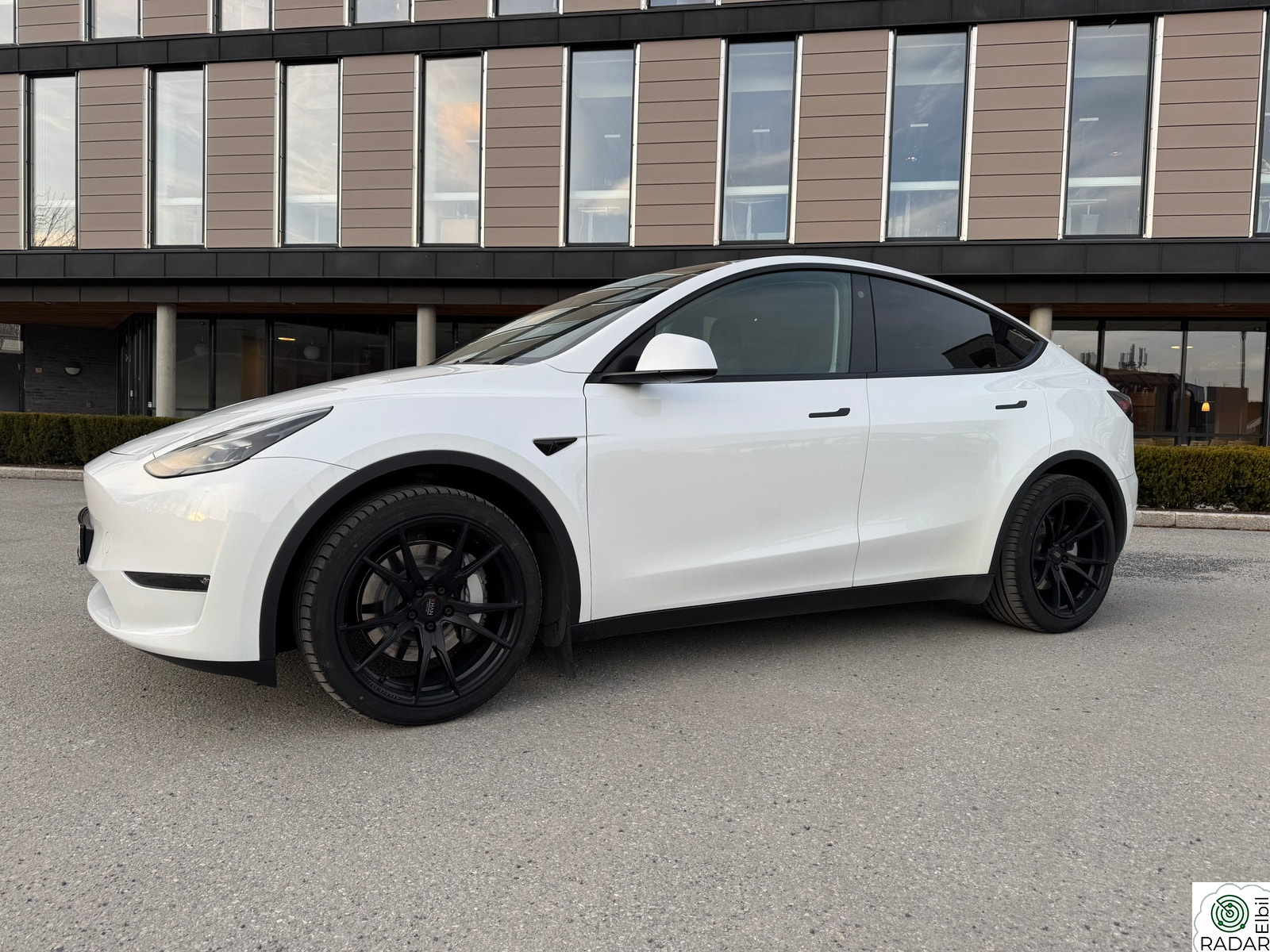 TESLA Model Y SE DENNE!!! Long Range AWD