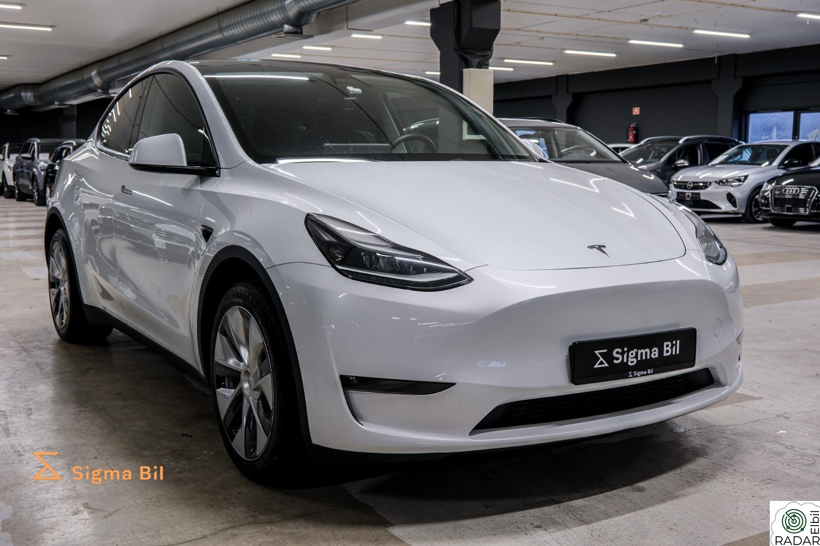 TESLA Model Y Long Range 533 WLTP 514HK AWD Pano Autopilot Skinn DAB+
