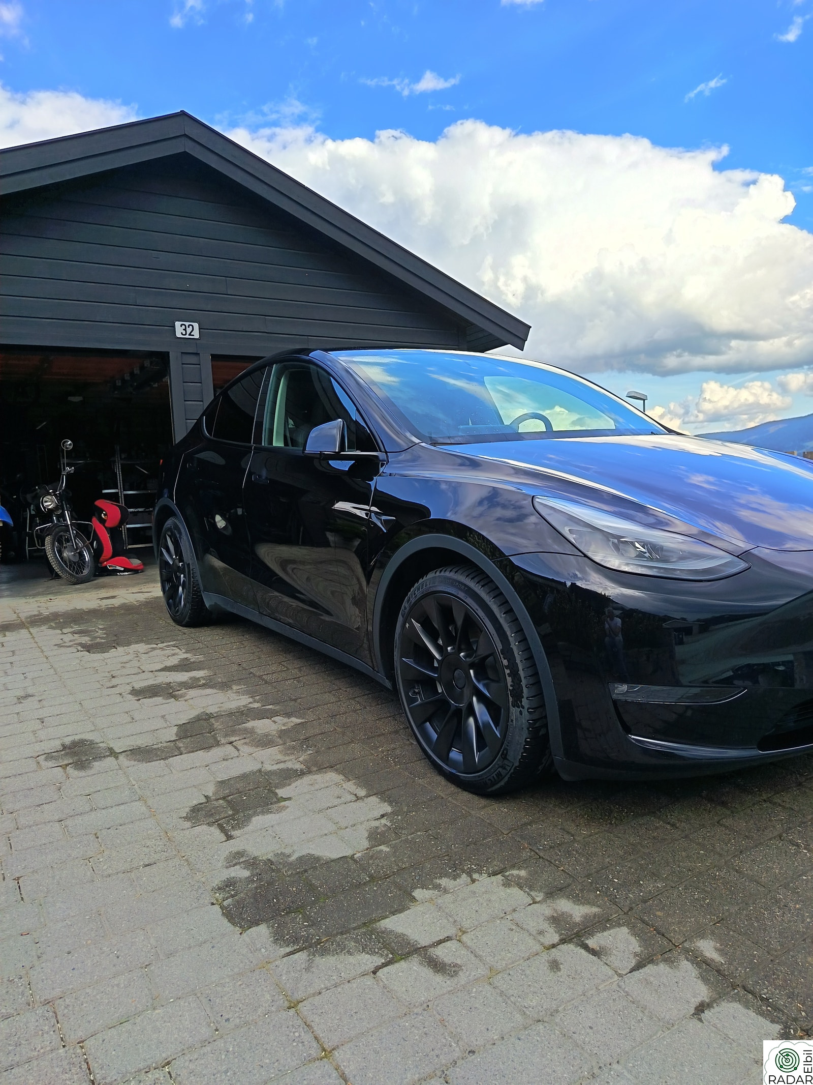 TESLA Model Y Long Range AWD