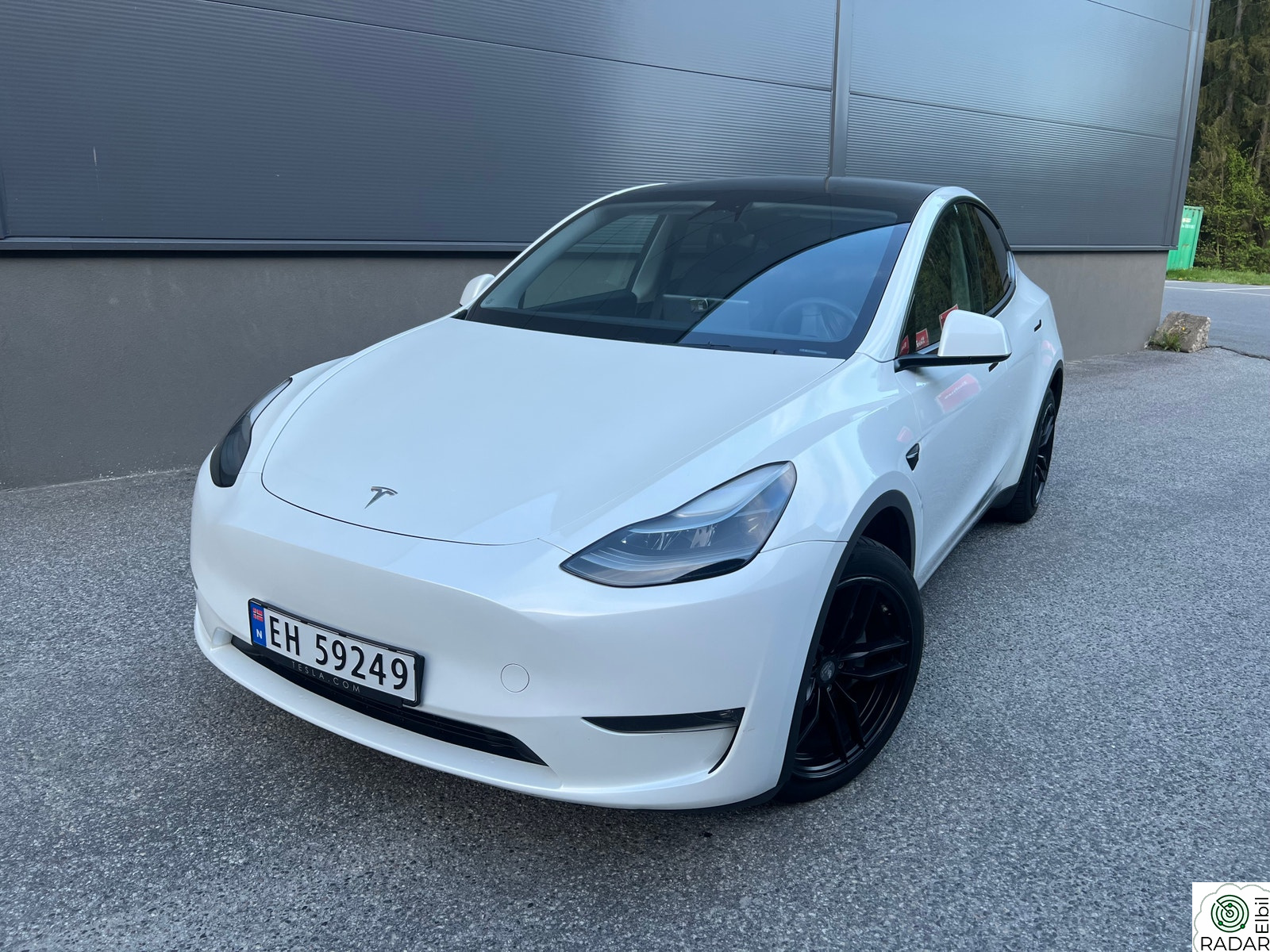 TESLA Model Y Long Range AWD