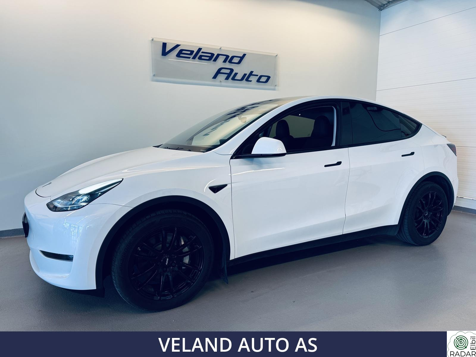 TESLA Model Y LONG RANGE AWD/PREMIUM/PANO/AP/ACC/V PUMPE/KROK