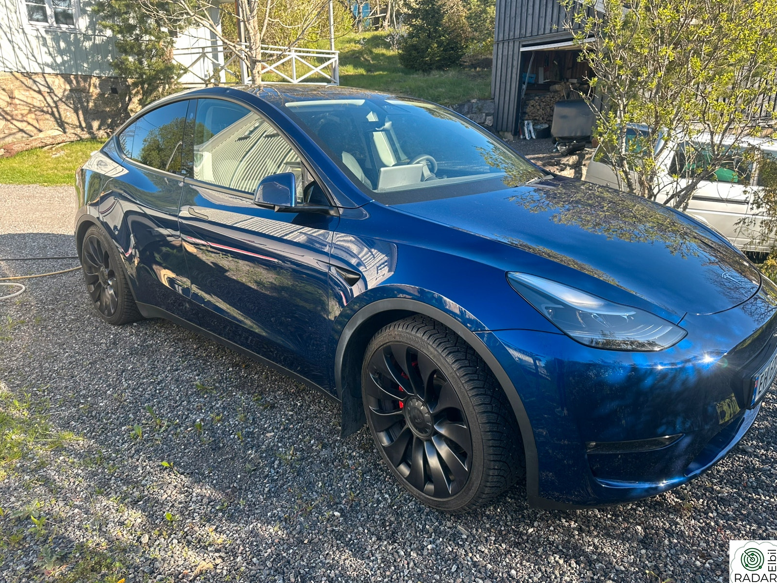 TESLA Model Y PERFORMANCE awd / 4wd