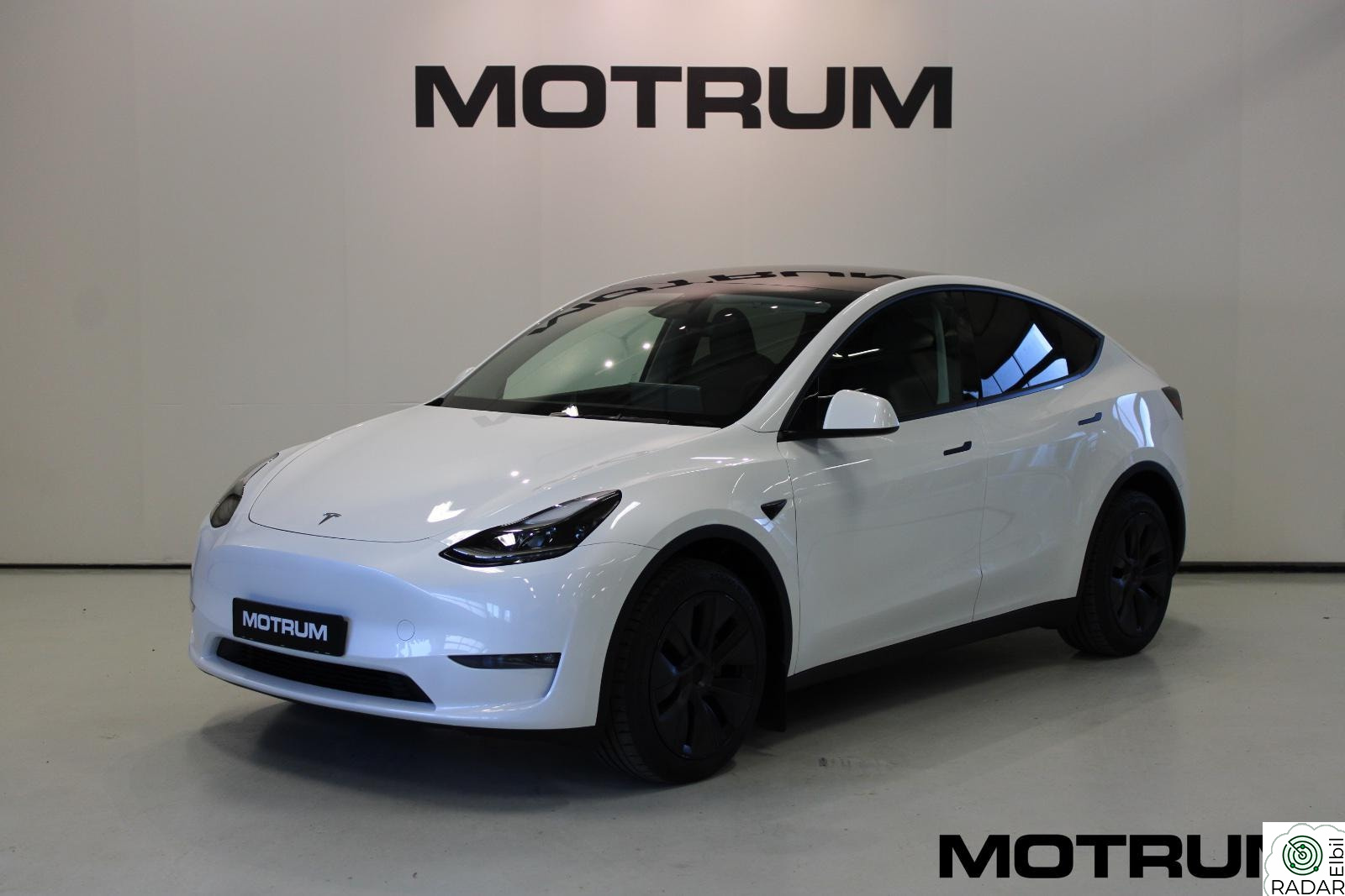 TESLA Model Y LR AWD m/Autopilot Pano R.kamera H.feste++ *533KM WLTP*