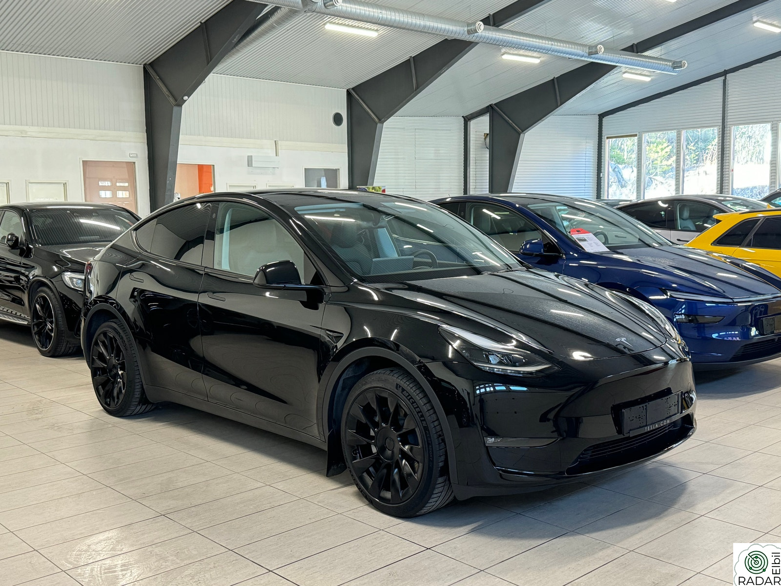 TESLA Model Y LONG RANGE AWD | SKINN | KROK | PREMIUM | HIFI | 20" |