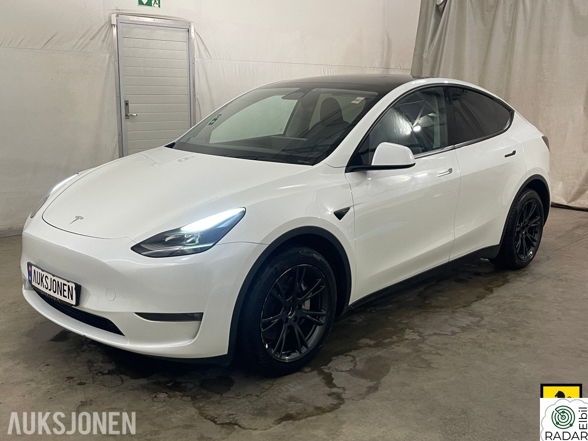 TESLA Model Y LR AWD AUTOPILOT ACC HENGERFESTE VARMEPUMPE PANO