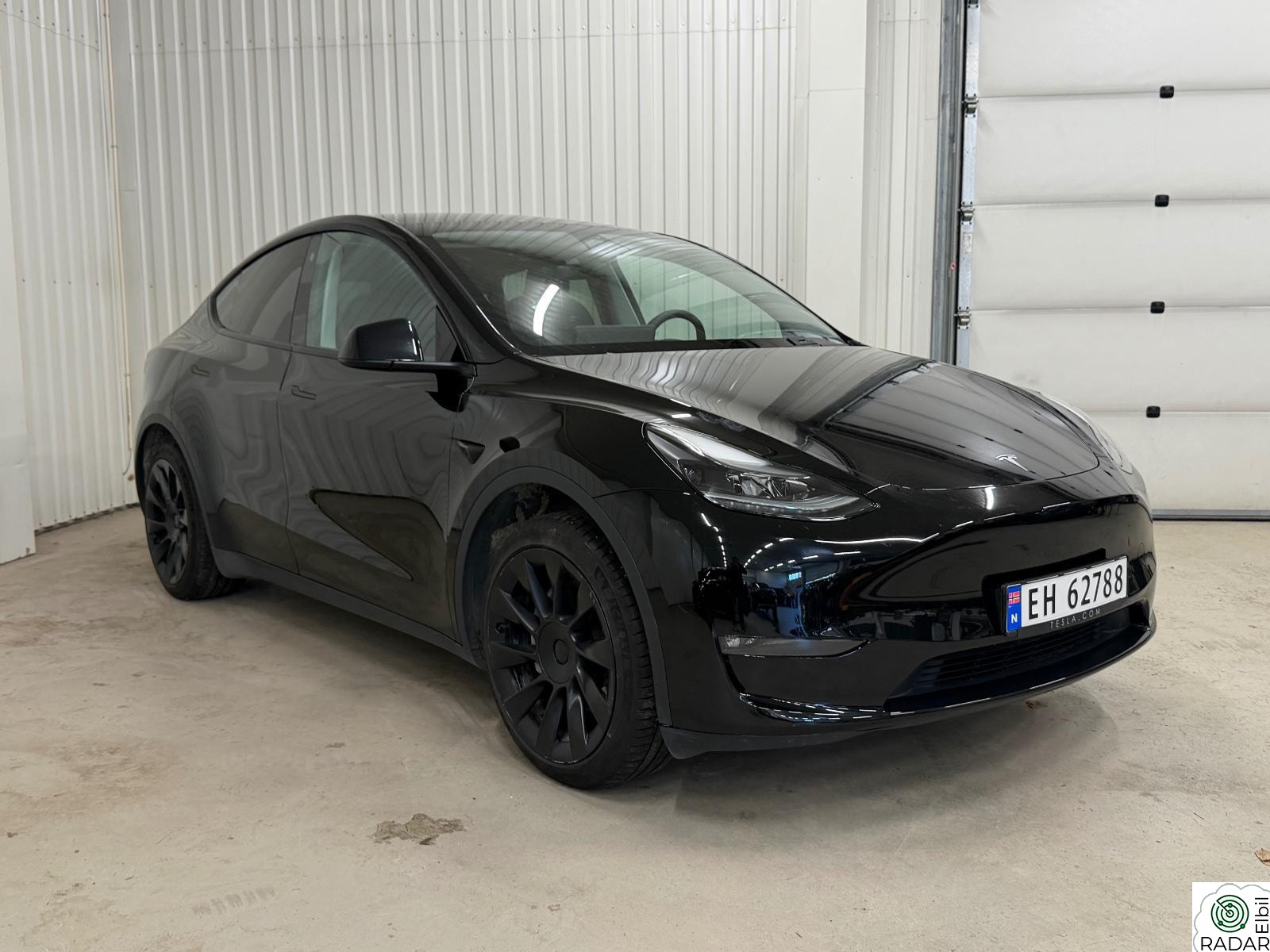 TESLA Model Y Long Range AWD 533km Premium ACC Pano Autopilot 1eier+