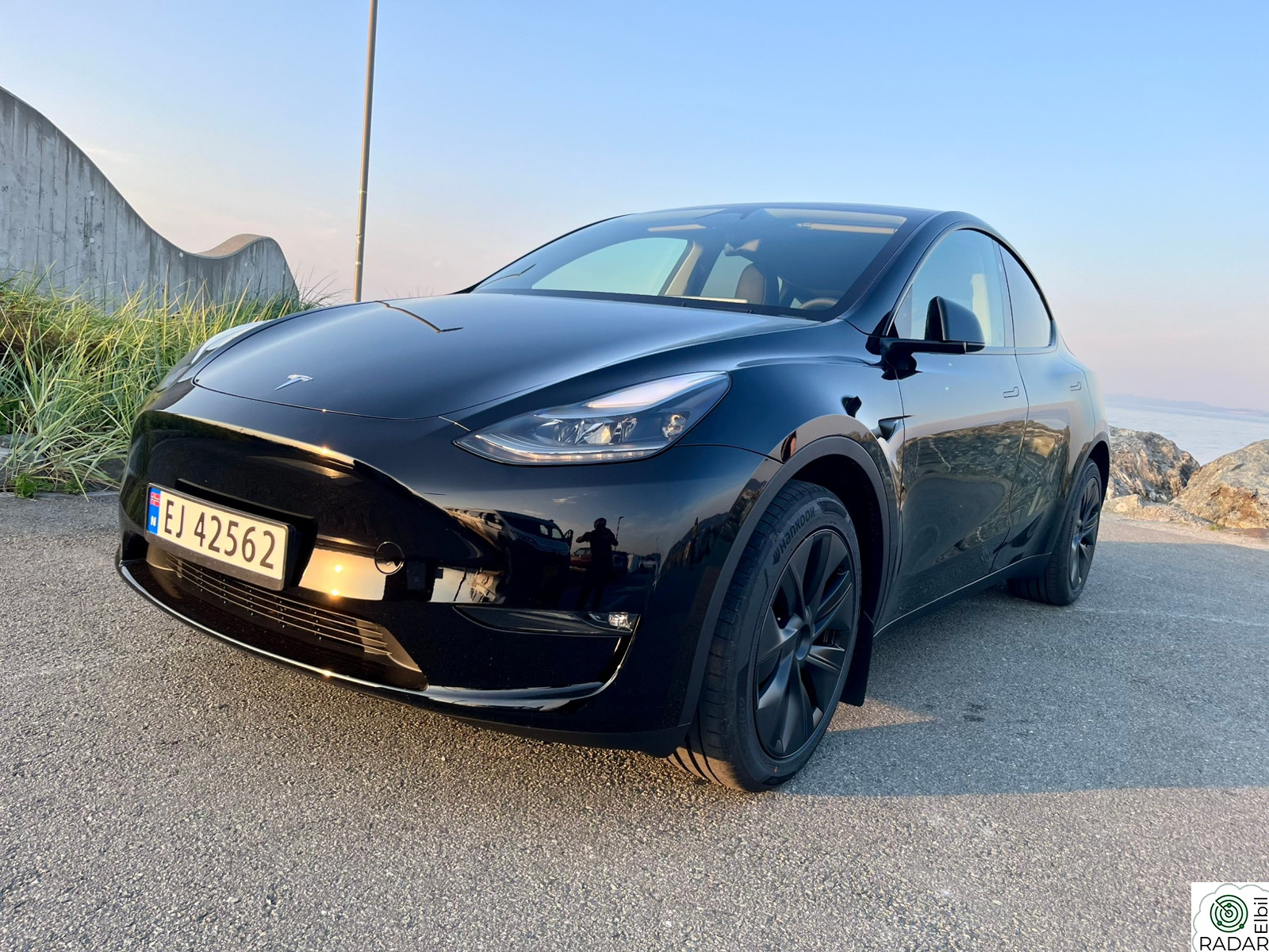 TESLA Model Y Long Range AWD | HW4 |AP | Hengerfeste