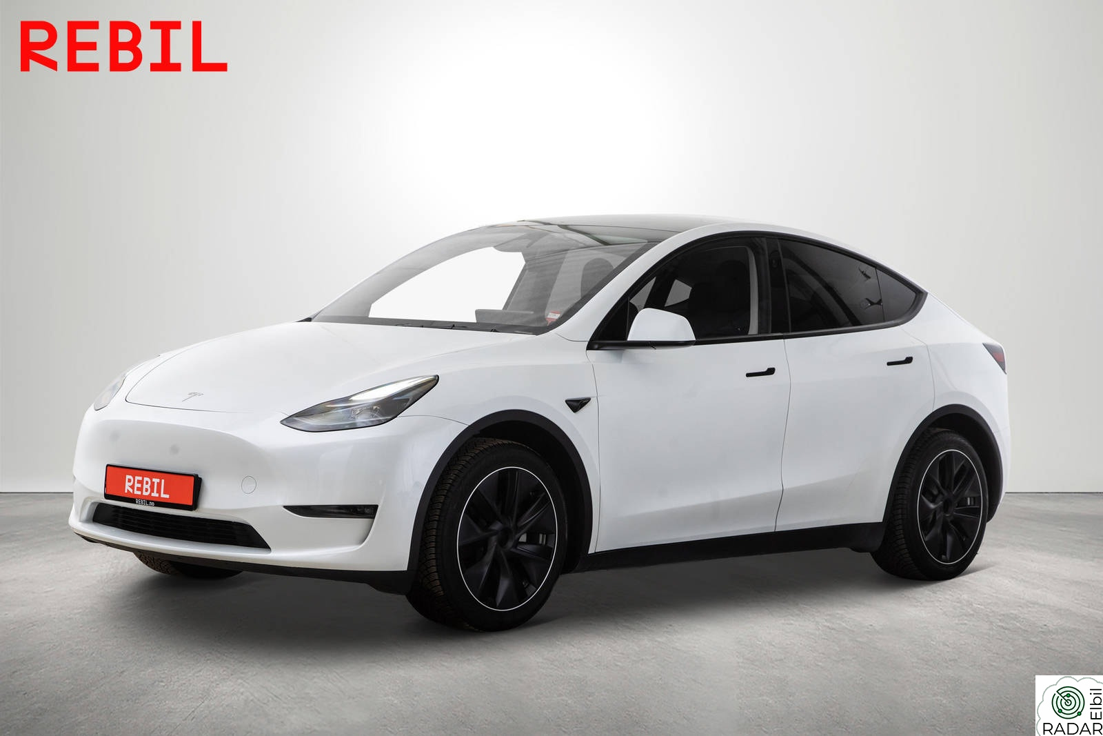 TESLA Model Y 533km(WLTP)/LR/AWD/Ryzen/Navi/R.kam/Pano/AP/V.pumpe