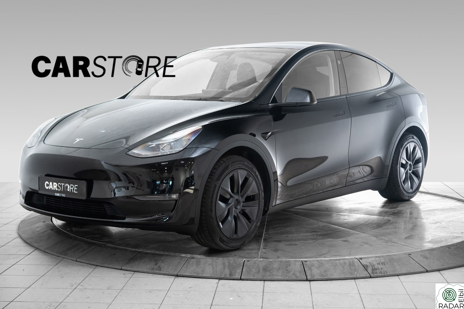 TESLA Model Y 533KM - Long Range AWD Hengerfeste/Autopilot/Pano/19+19