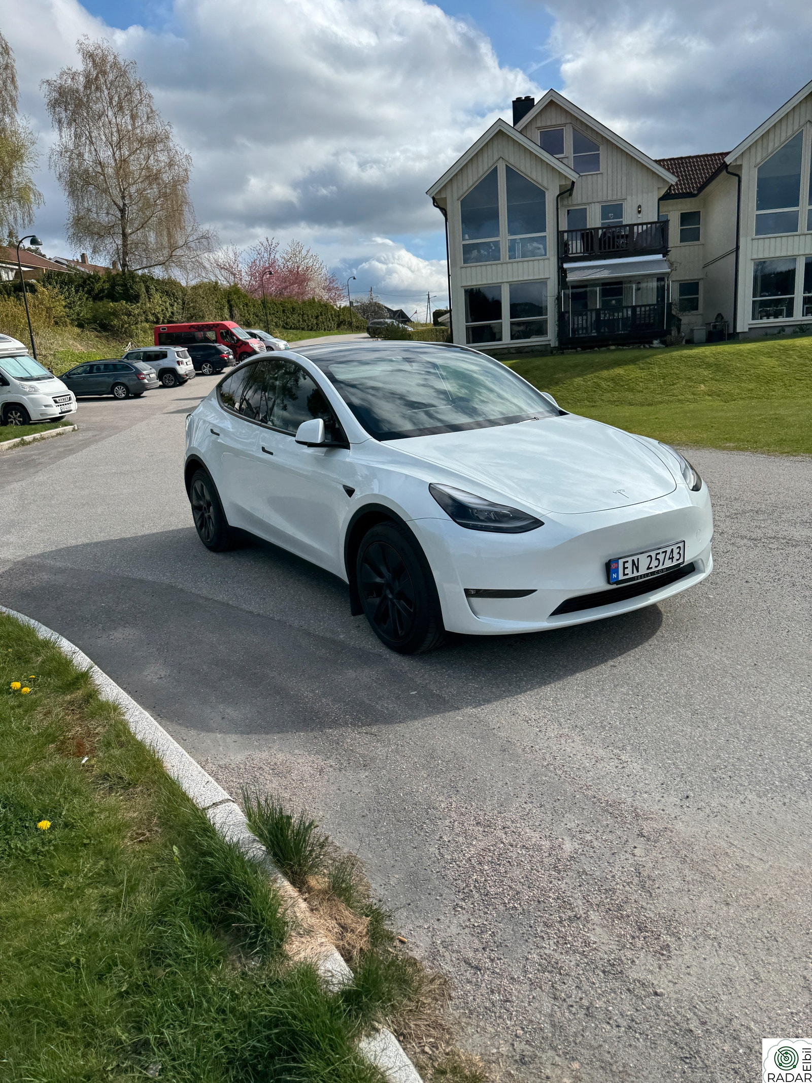 TESLA Model Y Long Range AWD, Tilhengerfeste