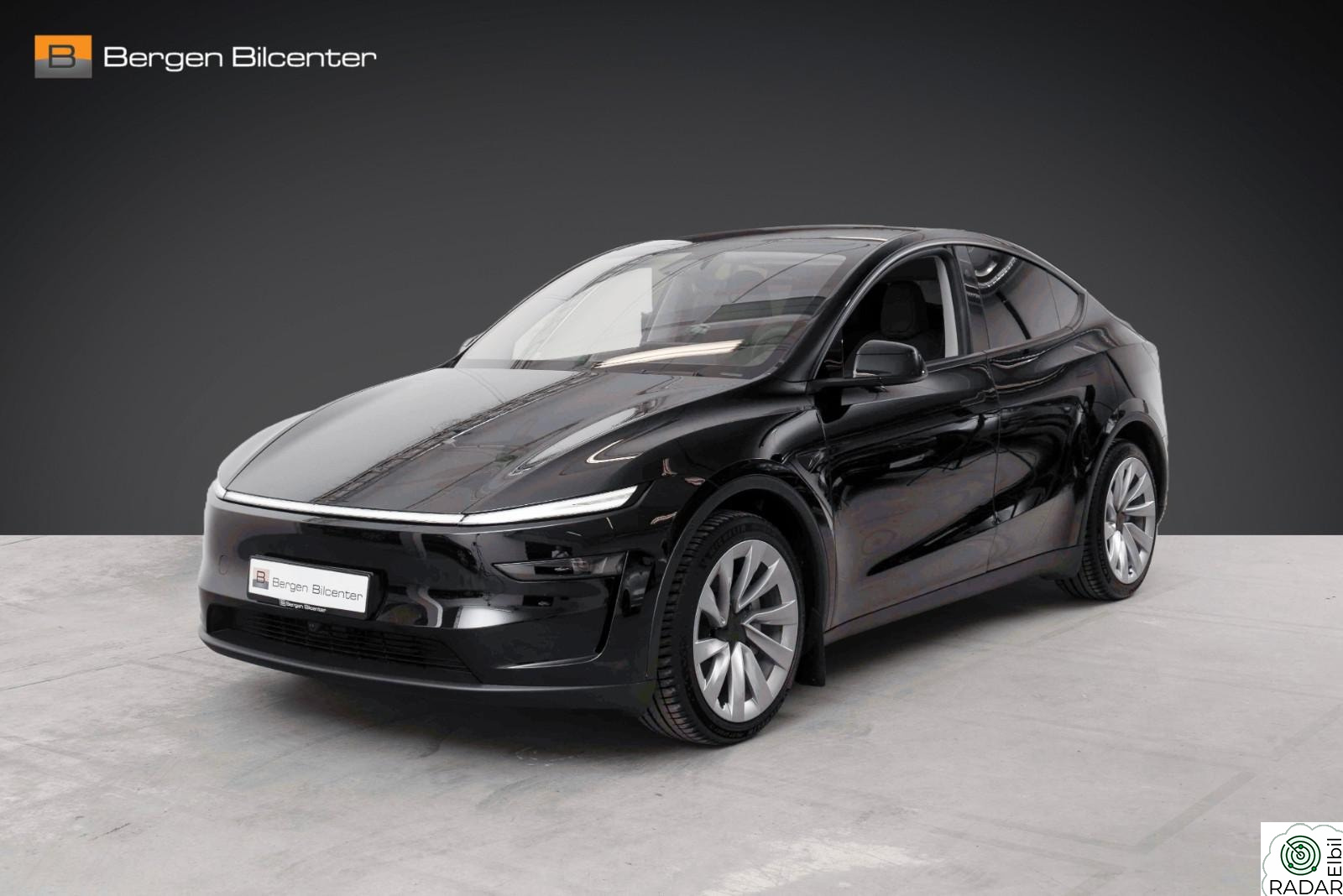 TESLA Model Y Long Range AWD Hengerfeste Facelift