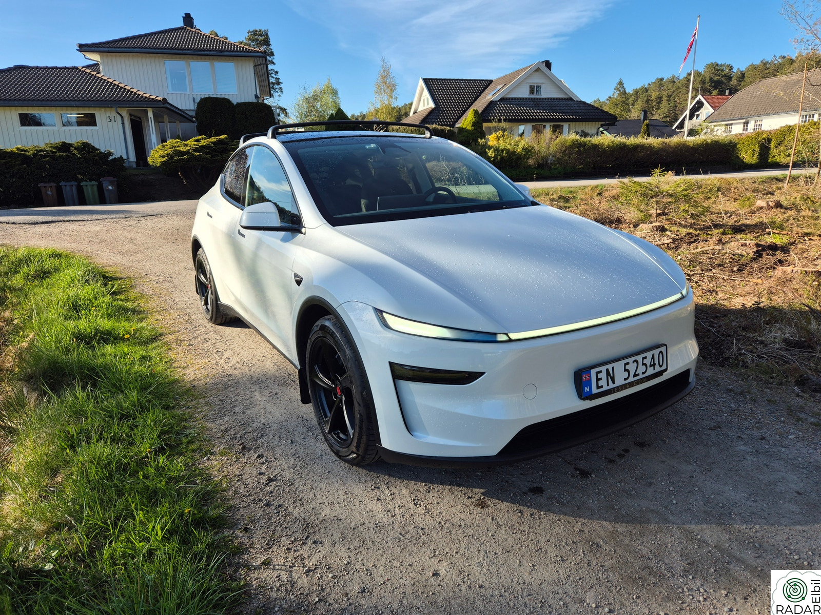 TESLA Model Y Long Range AWD KROK S/V HJUL