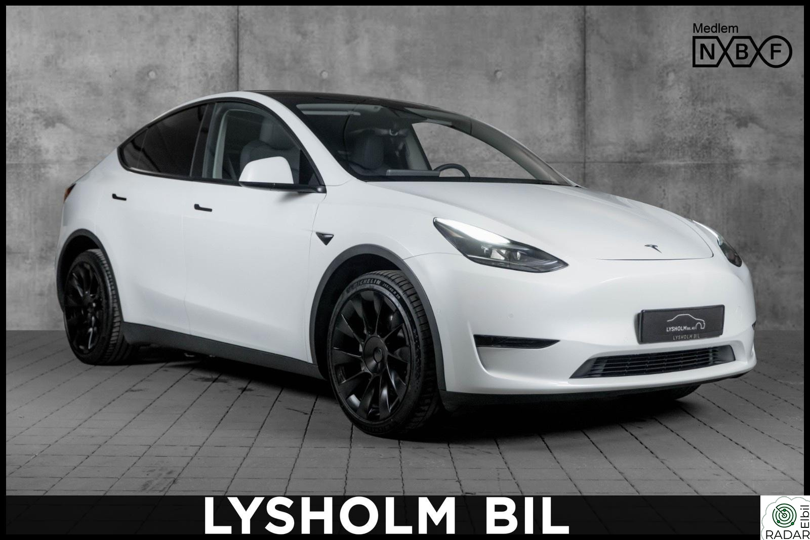 TESLA Model Y LongRange/Premium/Skinn/Autopilot/2 sett sorte felger