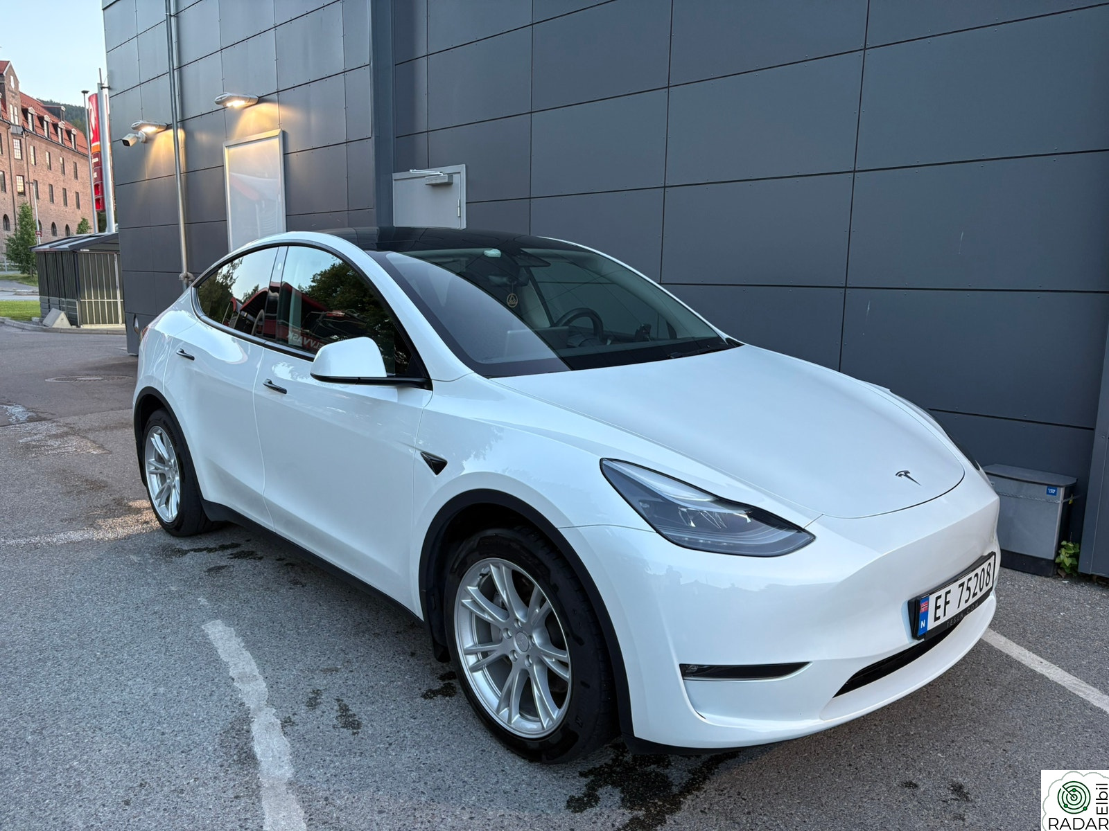 TESLA Model Y Long Range AWD