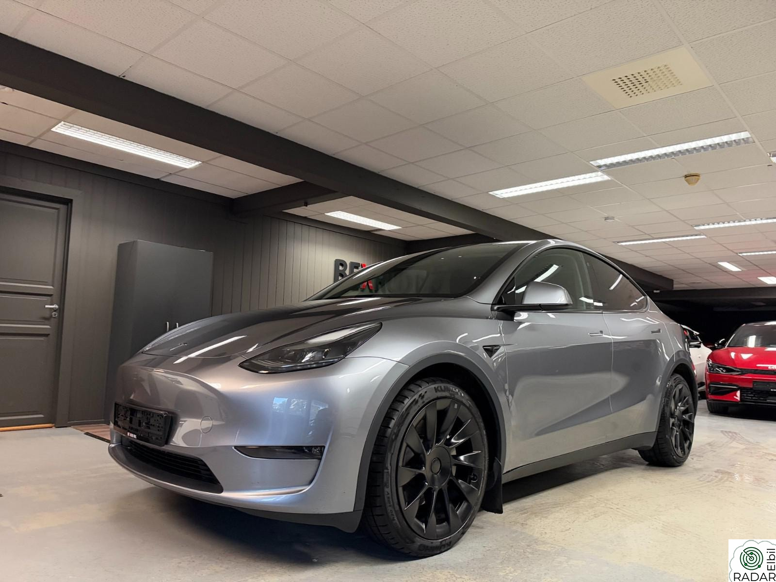 TESLA Model Y Long Range,AWD,Hengerfeste,Quicksilver,V.pumpe,533km,20