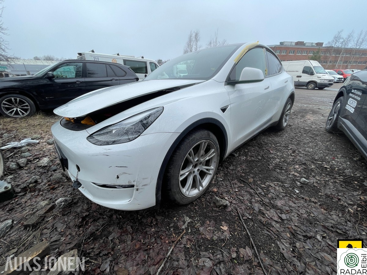 TESLA Model Y LR AWD AUTOPILOT ACC HENGERFESTE KAMERA VARMEPUMPE