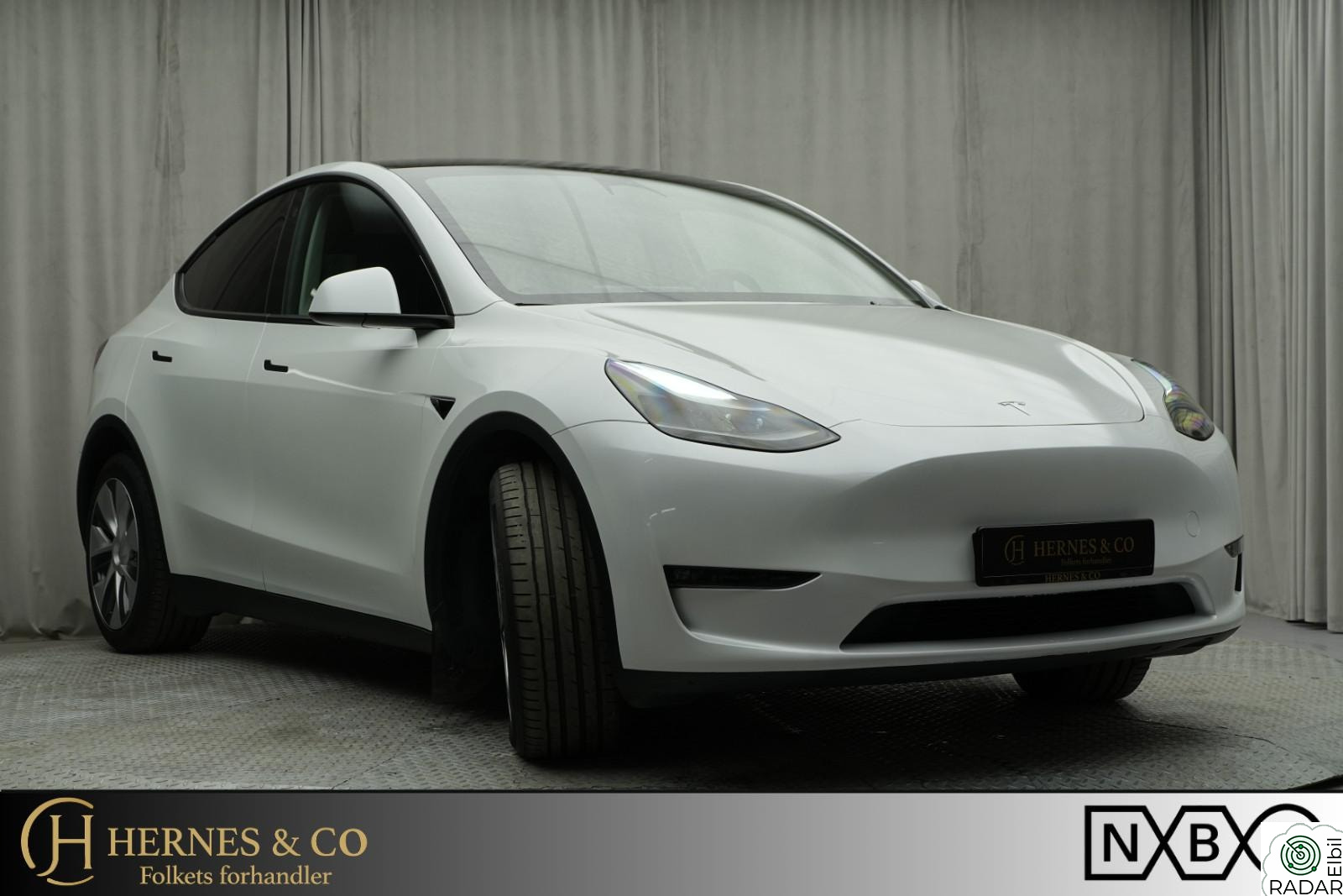 TESLA Model Y LongRange/AWD/514Hk/360°/Acc/Pano/Keyless/Navi/Krok/S+V