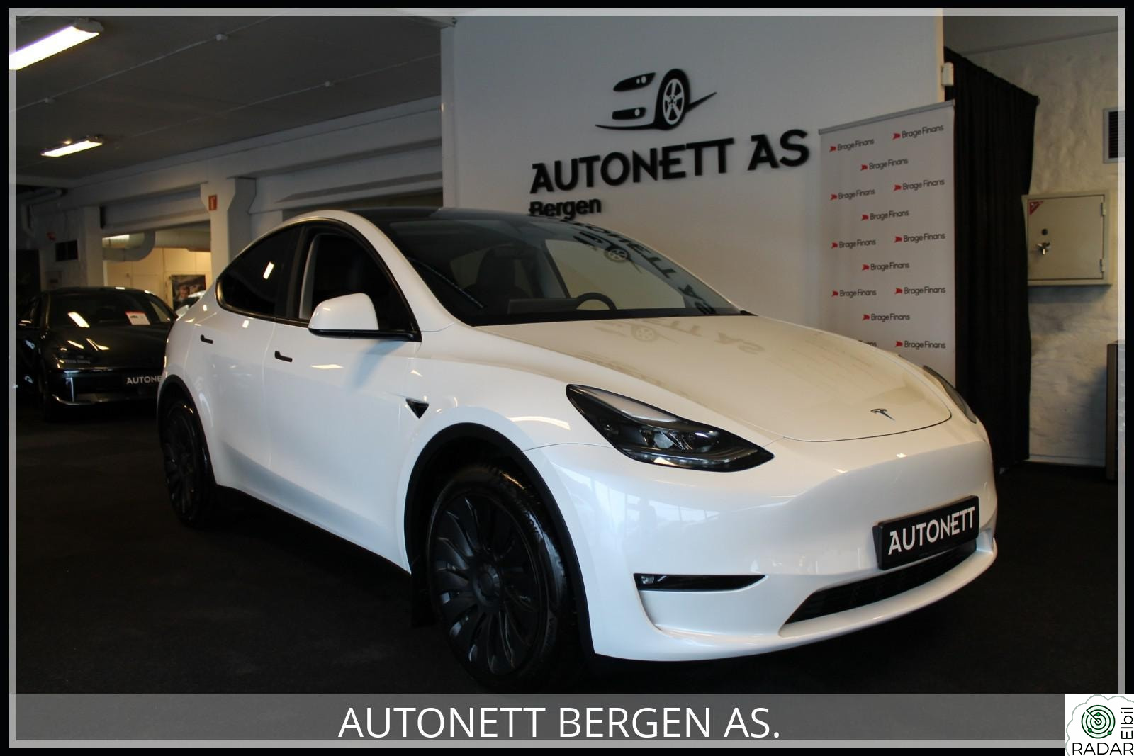 TESLA Model Y LONG RANGE AWD/4WD,SKINN,PANO,H-FESTE,32.000KM!