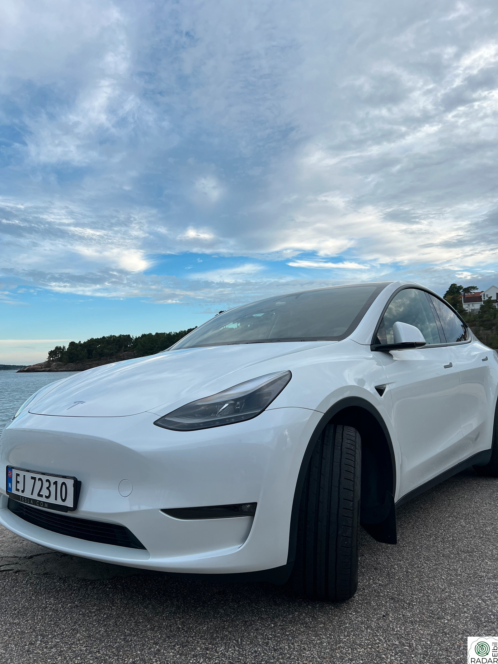 TESLA Model Y Long Range AWD 7-s.