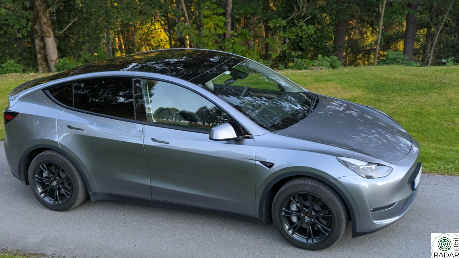 TESLA Model Y Long Range AWD 7-s.