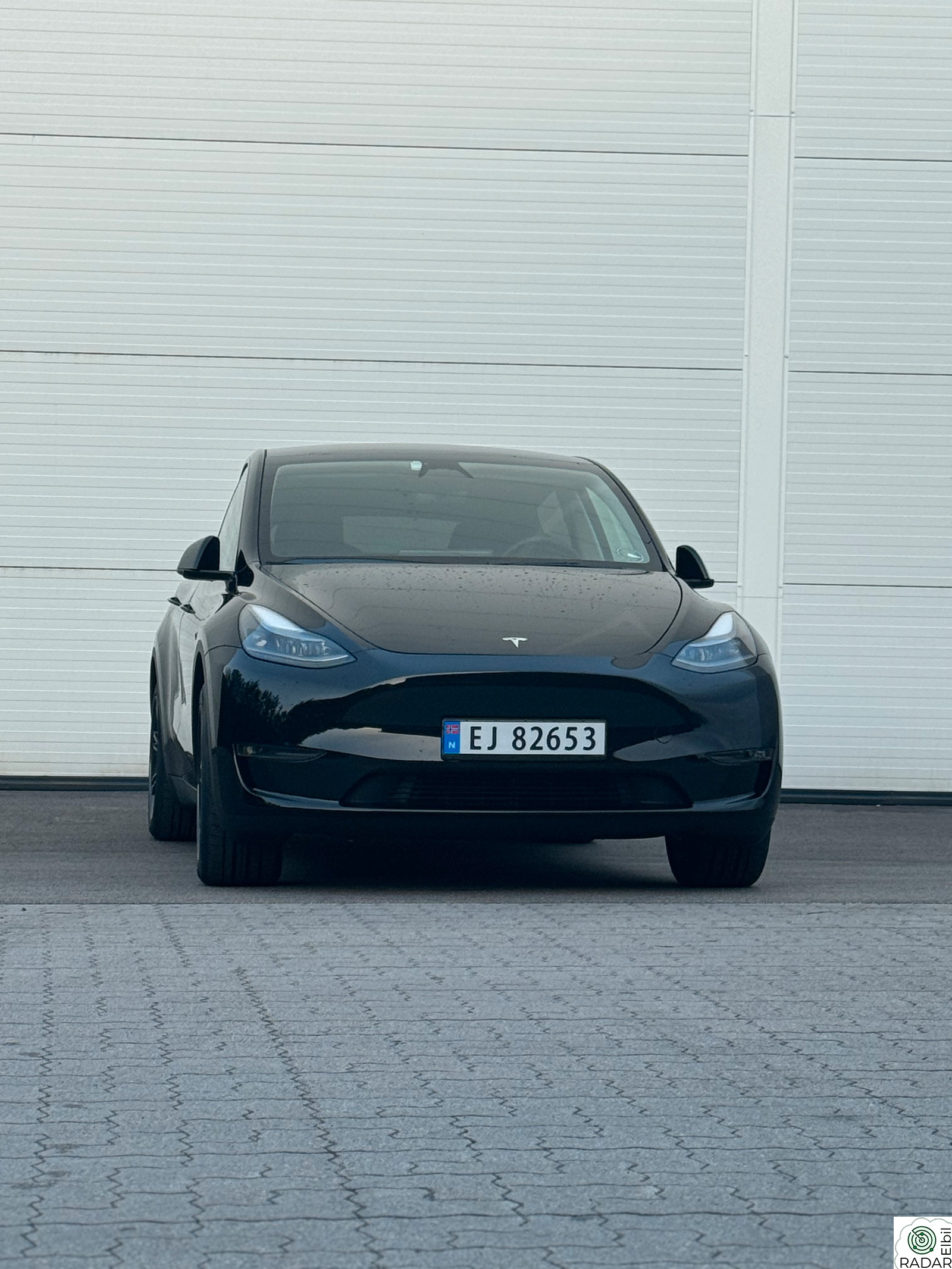 TESLA Model Y Long Range AWD 7-s.
