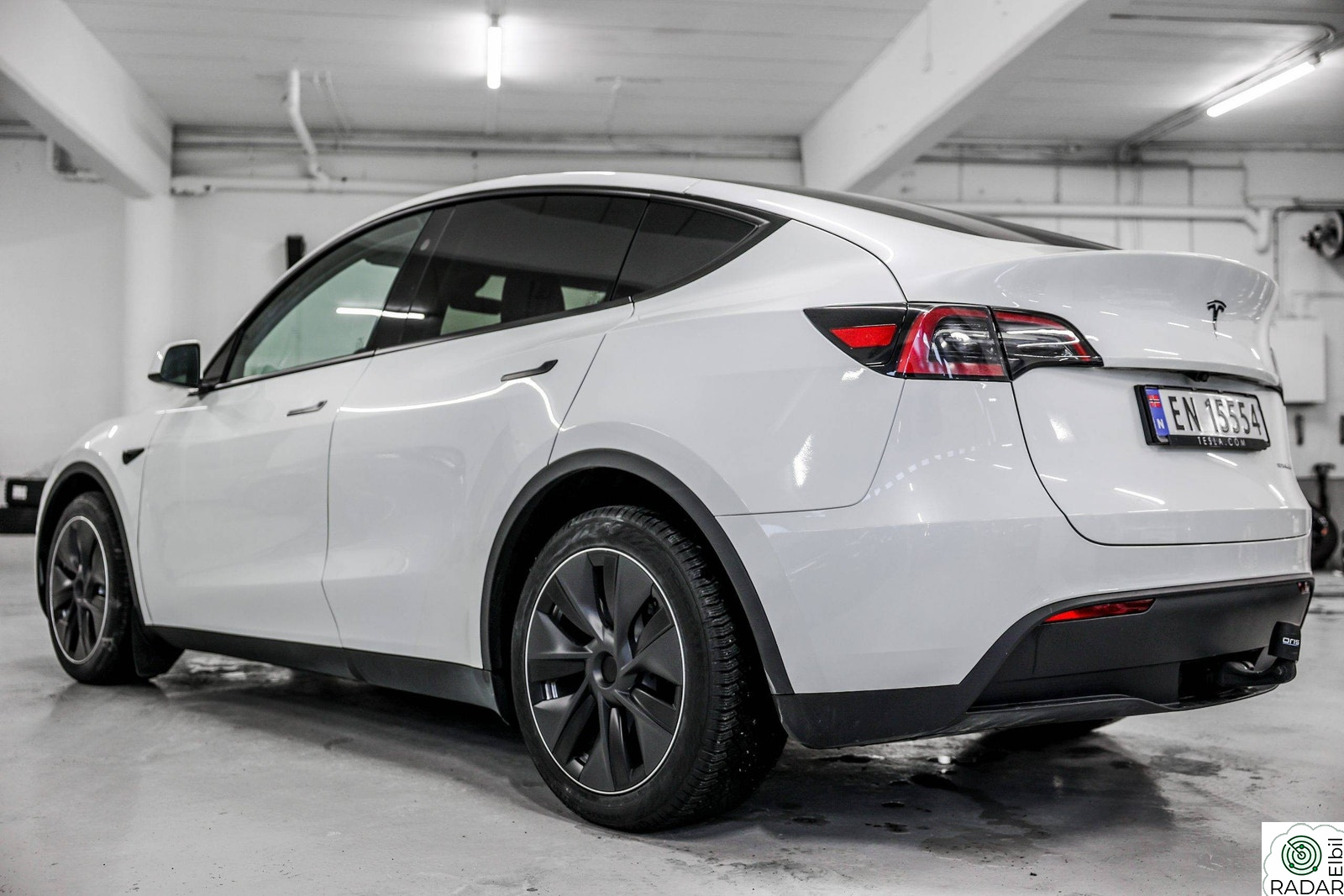 TESLA Model Y LONG RANGE 4x4 KROK PANO 533WLTP VI TAR INNBYTTE