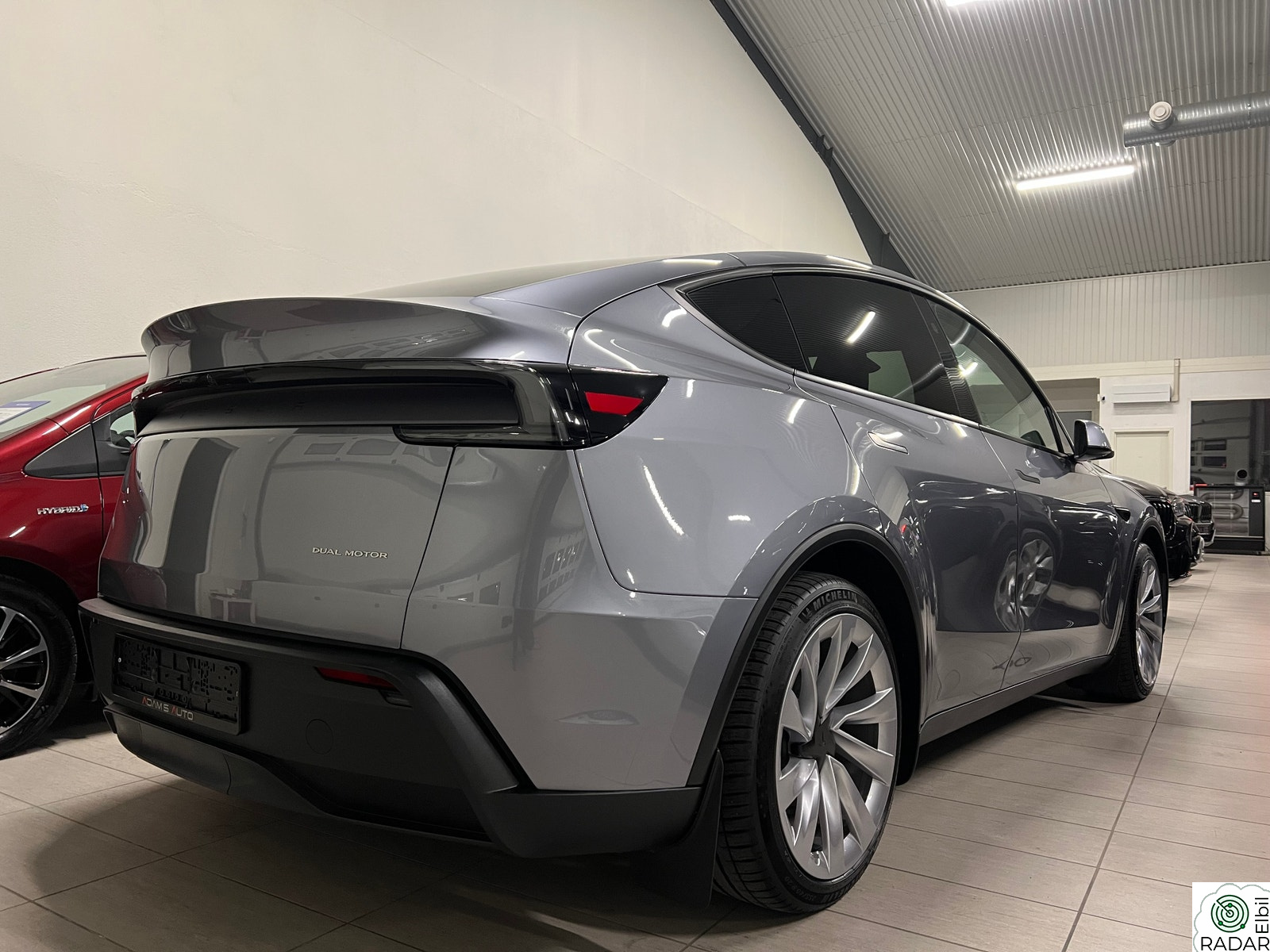 TESLA Model Y Long Range AWD PREMIUM,H-FESTE,KAMERA,HIFI,SKINN,20"